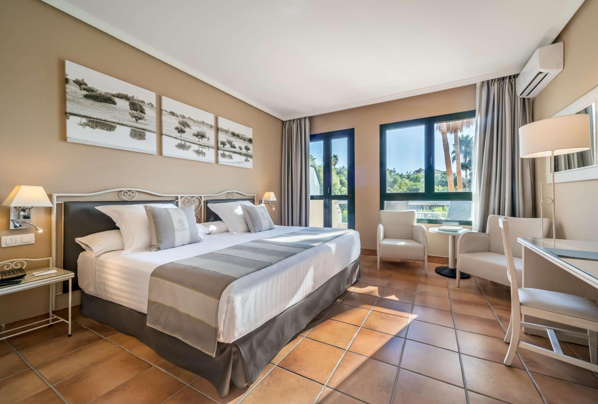 Superior Double or Twin Room (3 adults)