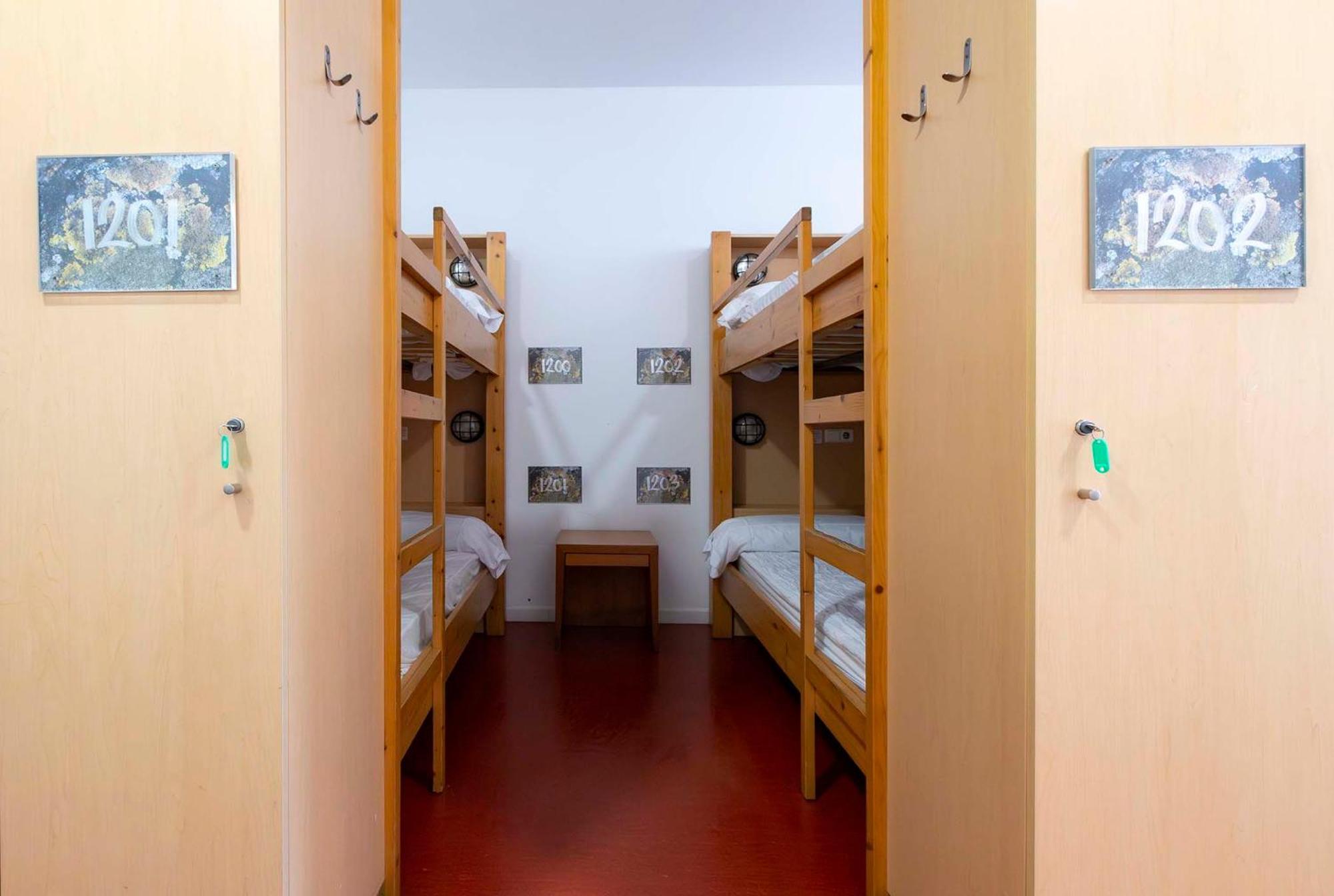 Bed 10-Bed Mixed Dormitory Room Private Bathroom,1273156633:JPEG