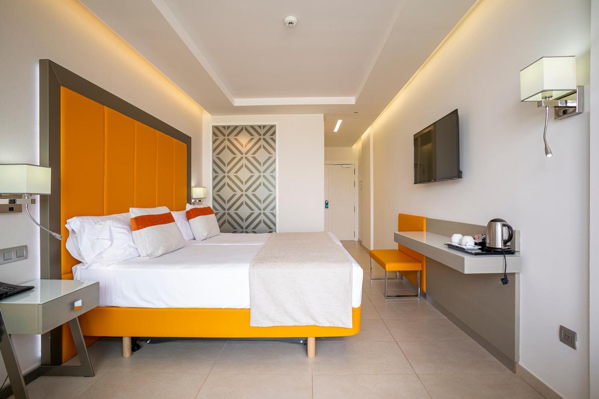 Twin Room Terrace,1553387851:JPEG