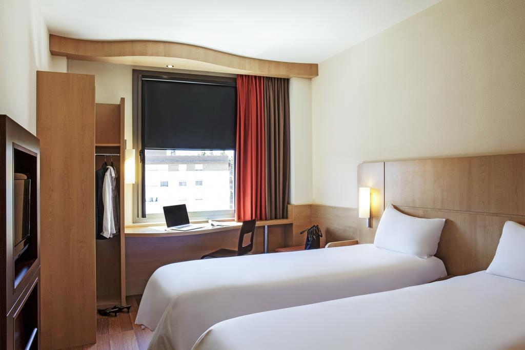 Quarto Twin Standard
