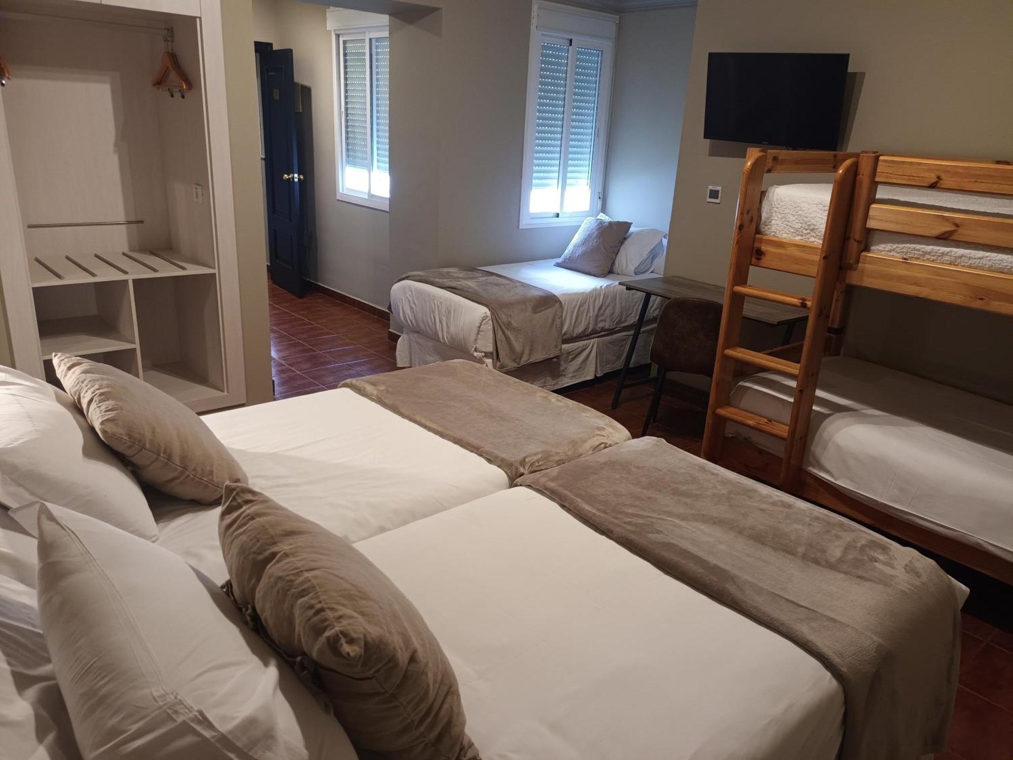 Family Room,1563270229:JPEG