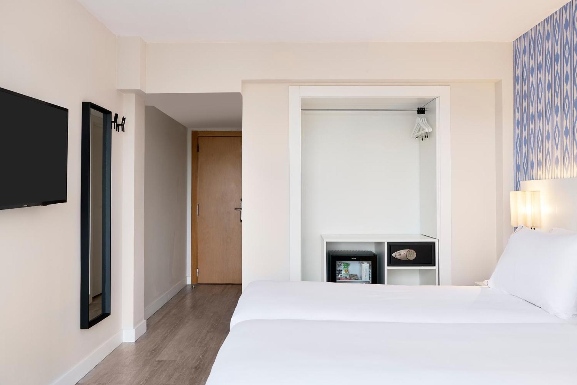 Deluxe Double Room with Balcony and Sea View