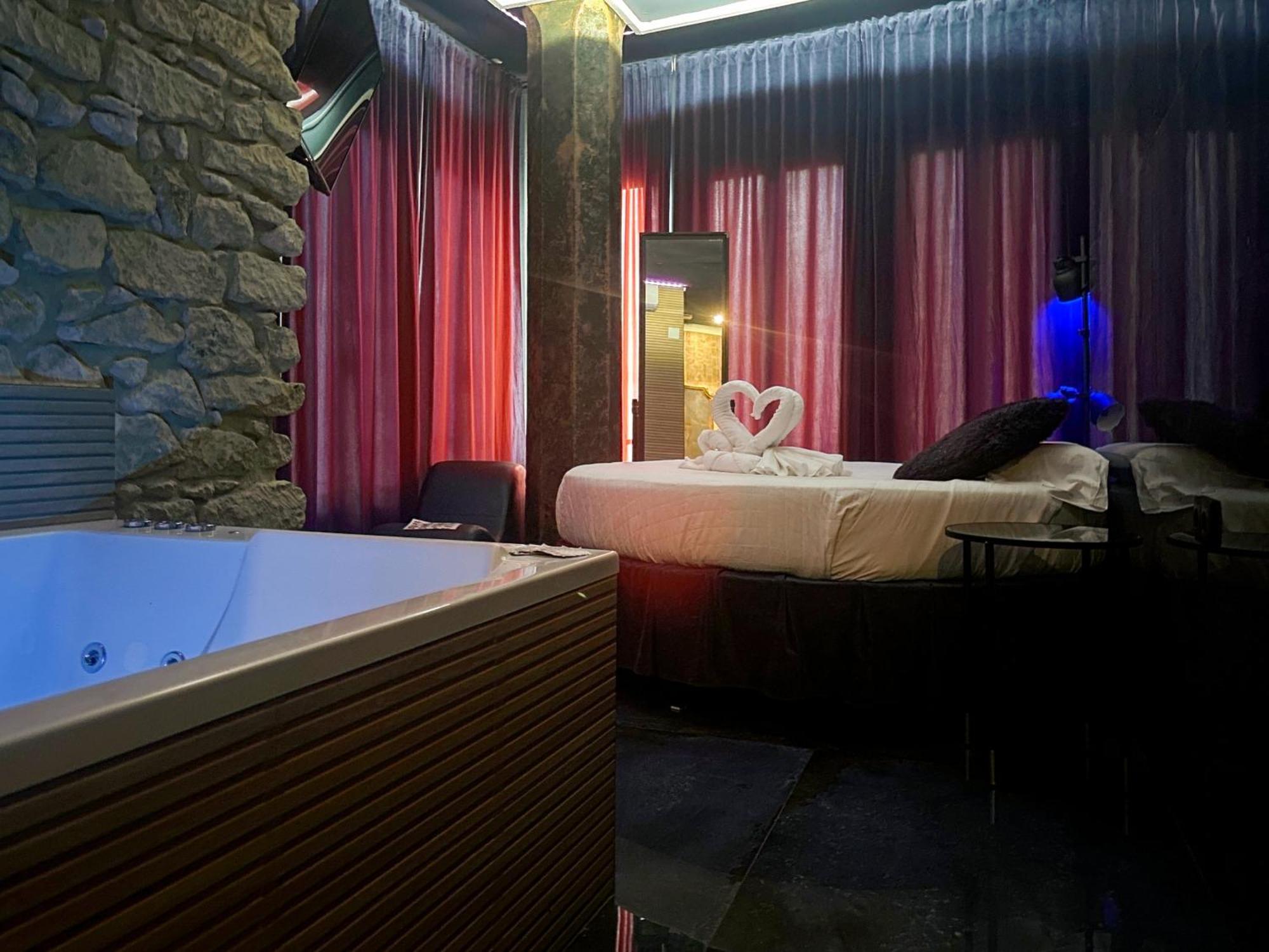 Deluxe Double Room Bath