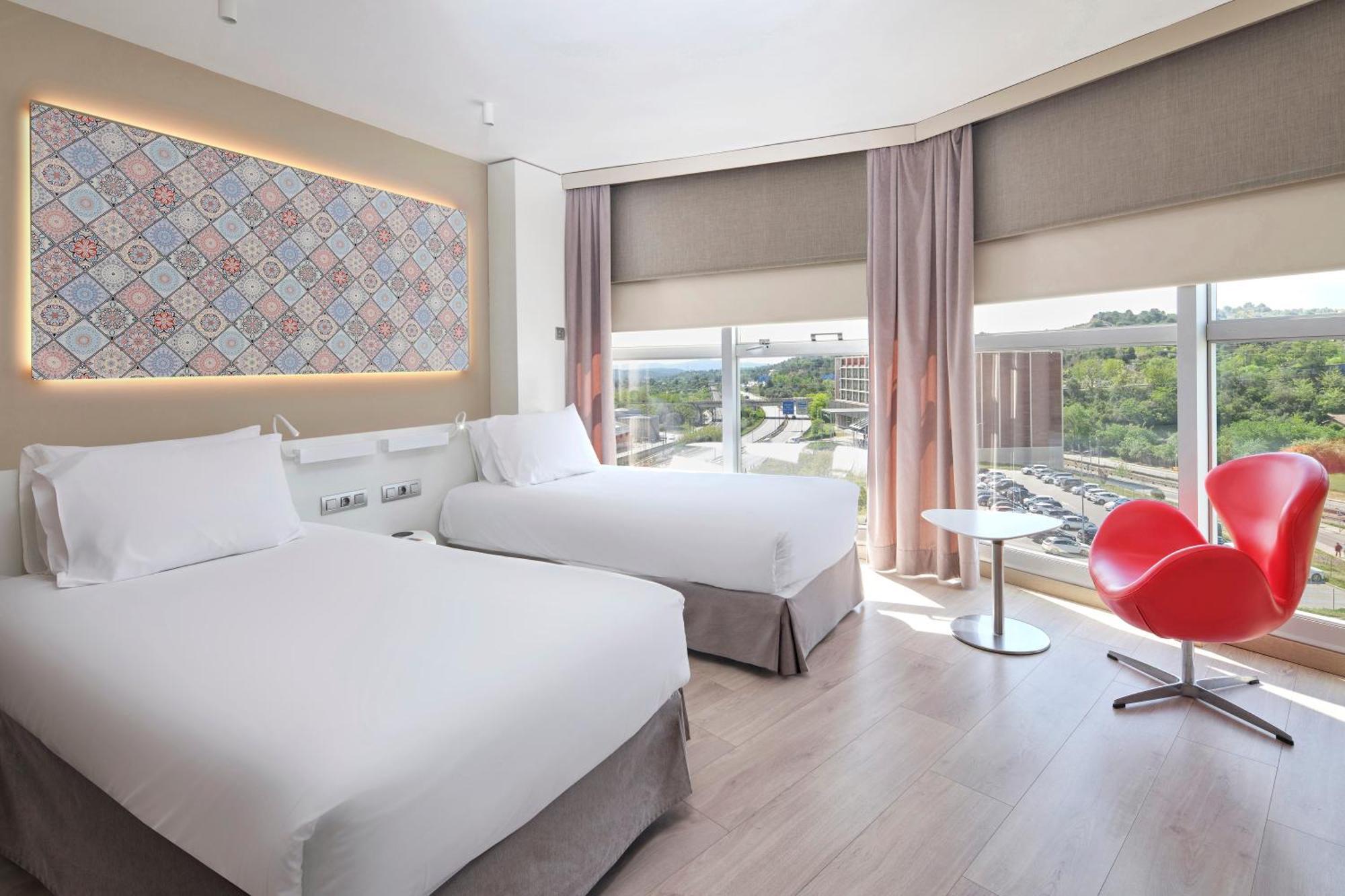 Two Connecting Double Rooms,1584394570:JPEG