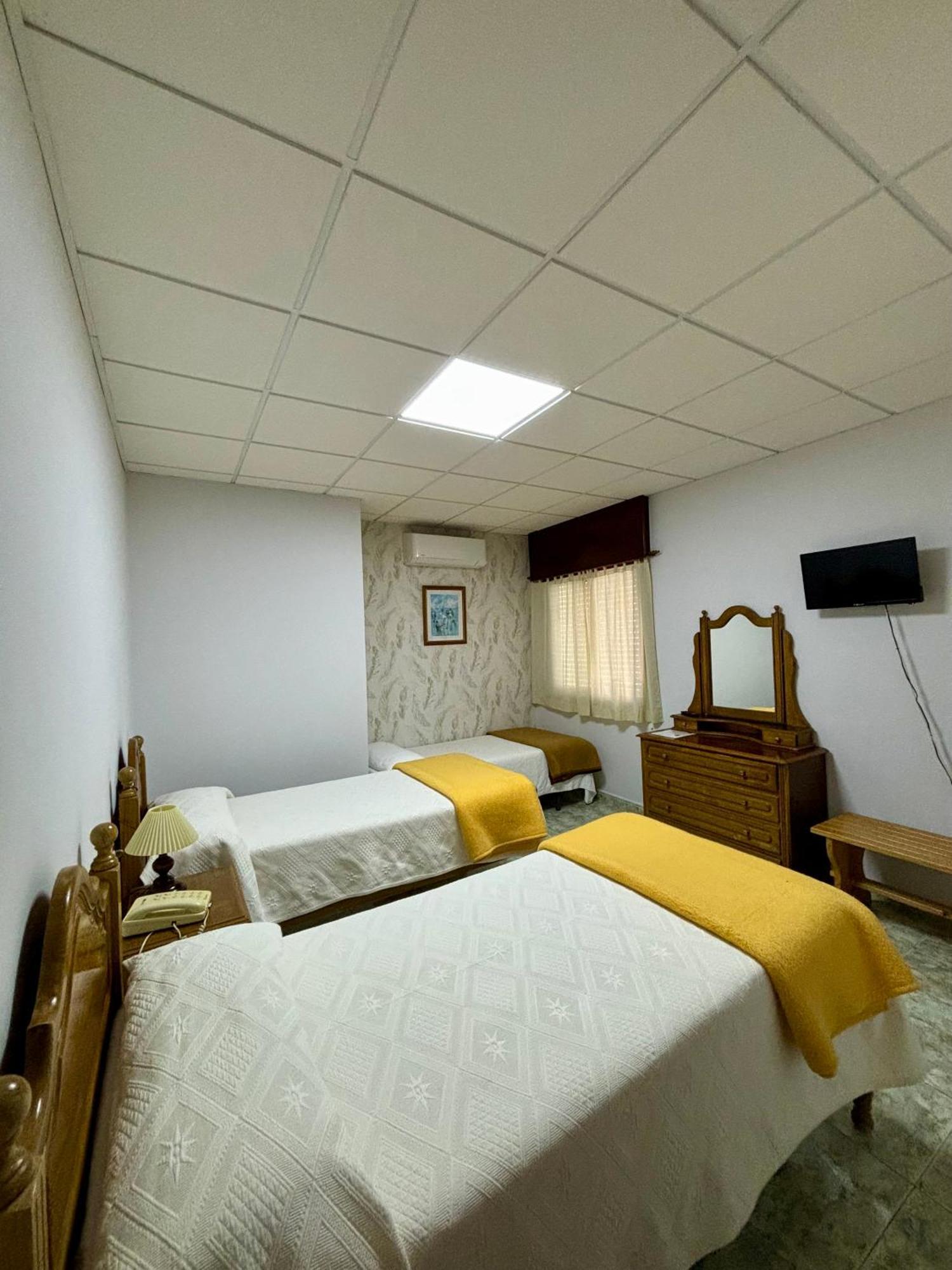 Basic Triple Room,1586860718:JPEG