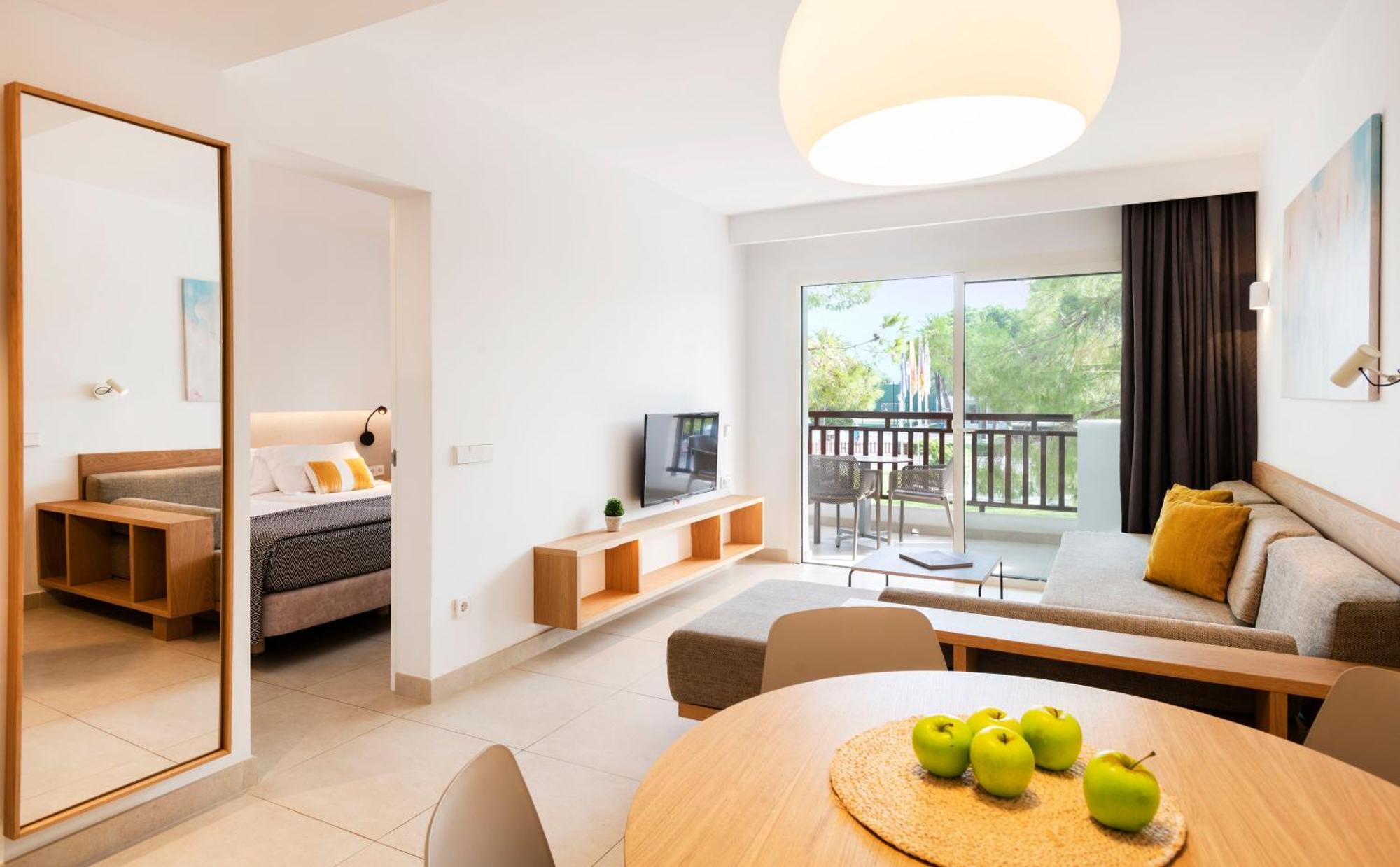 Select One-Bedroom Apartment