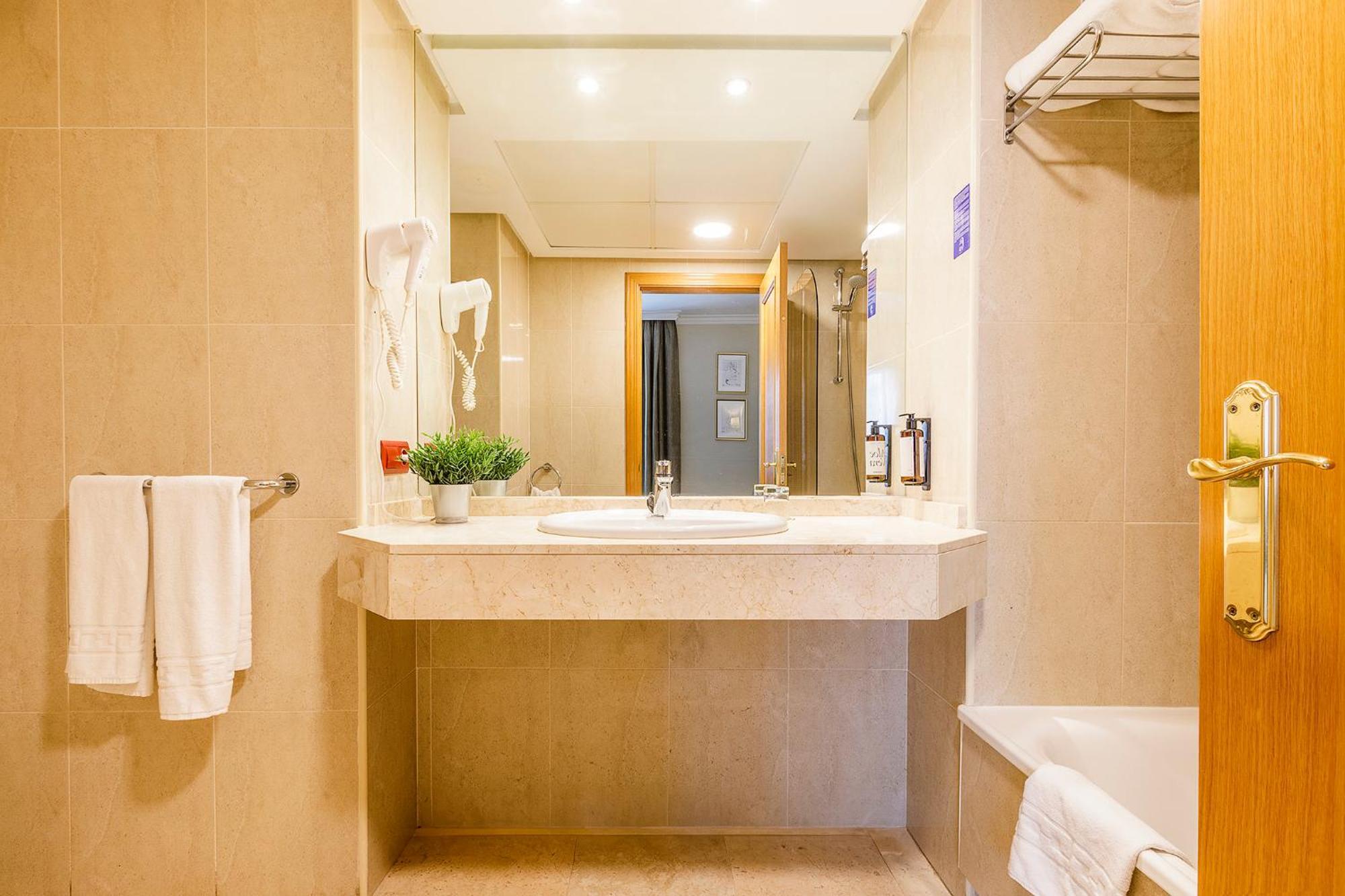 Habitación Familiar (2 adultos y 2 niños)