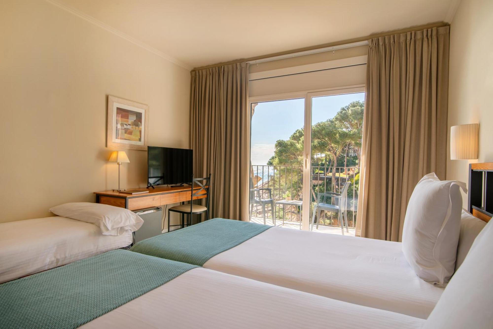 Triple Room with Sea View