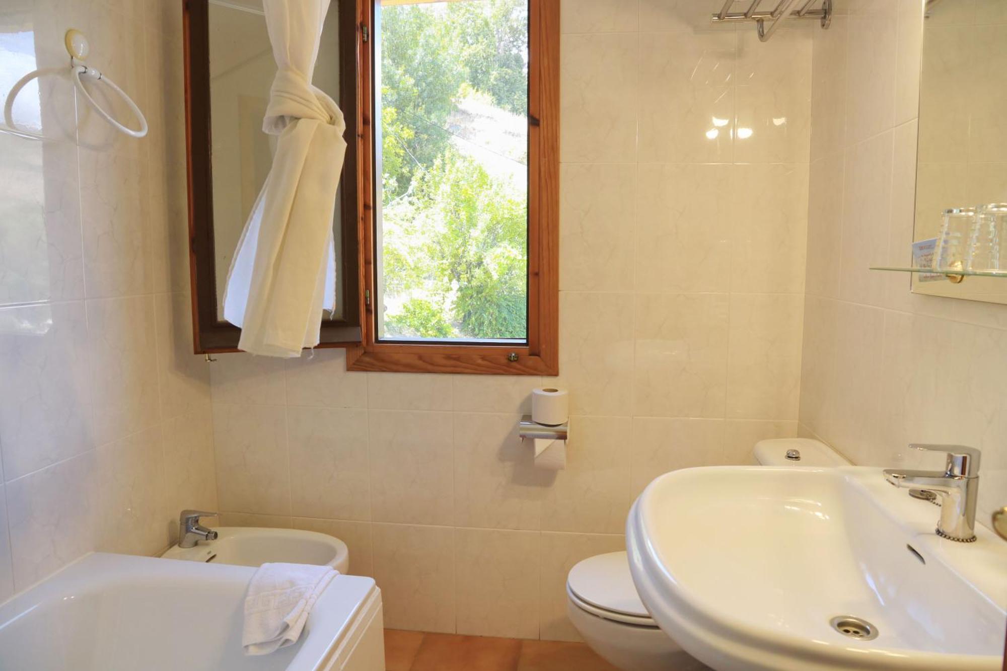 Twin Room with Mountain View