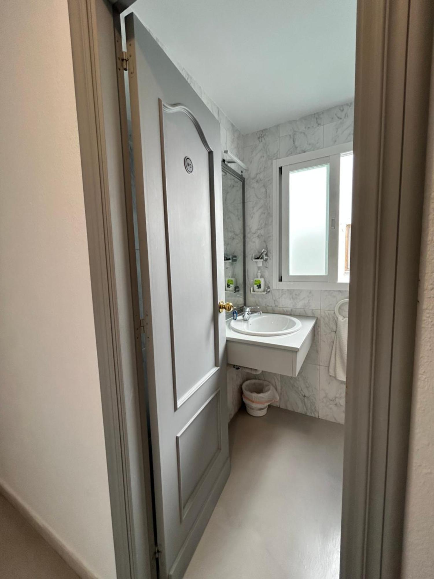 Habitación Doble con baño privado externo - 1 o 2 camas