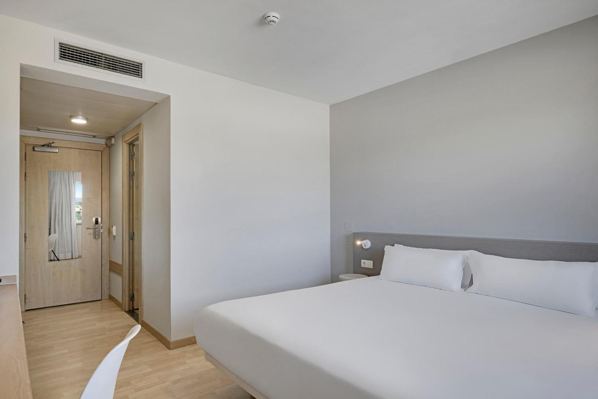 Double Room,1604070999:JPEG