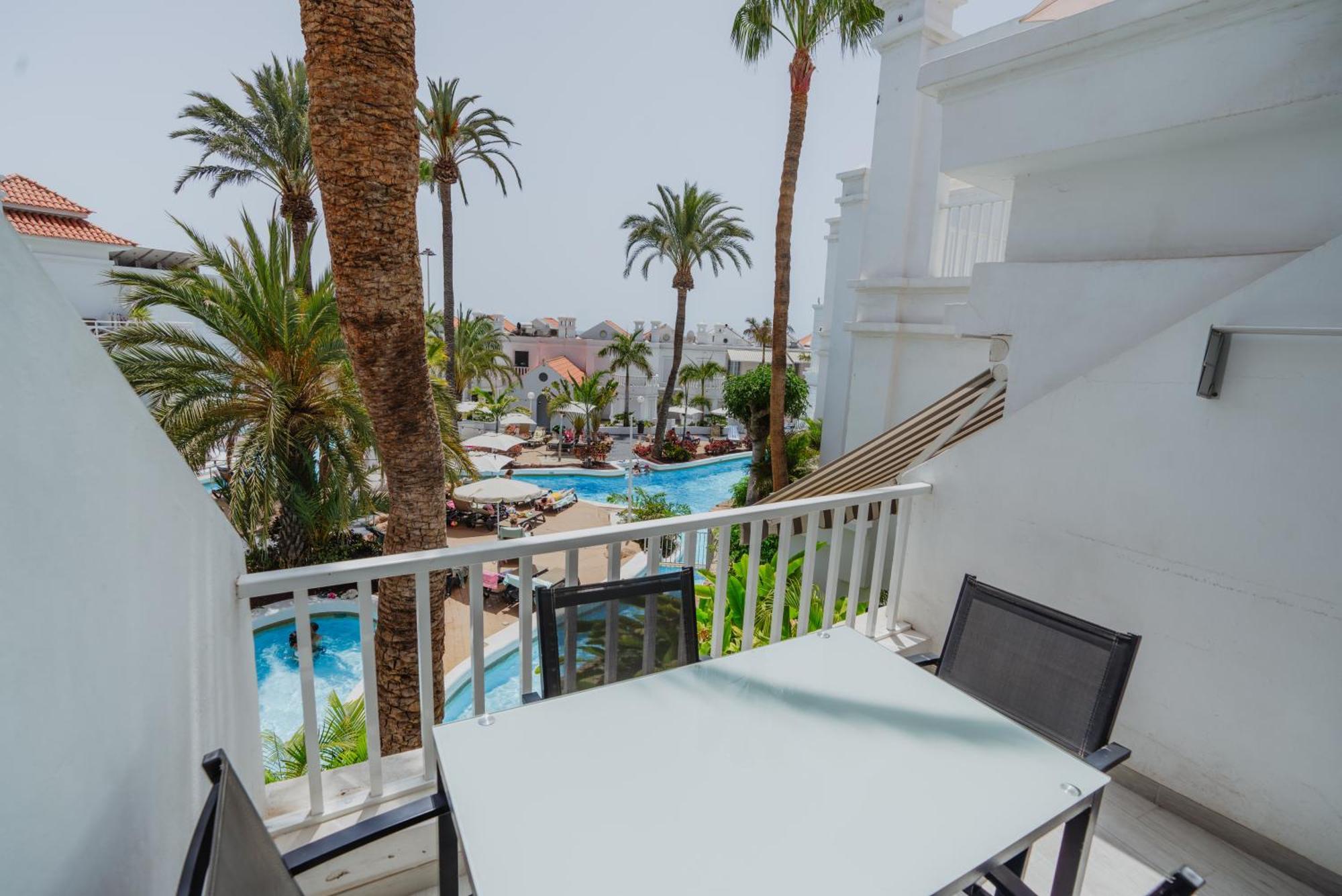 One-Bedroom Apartment Pool View