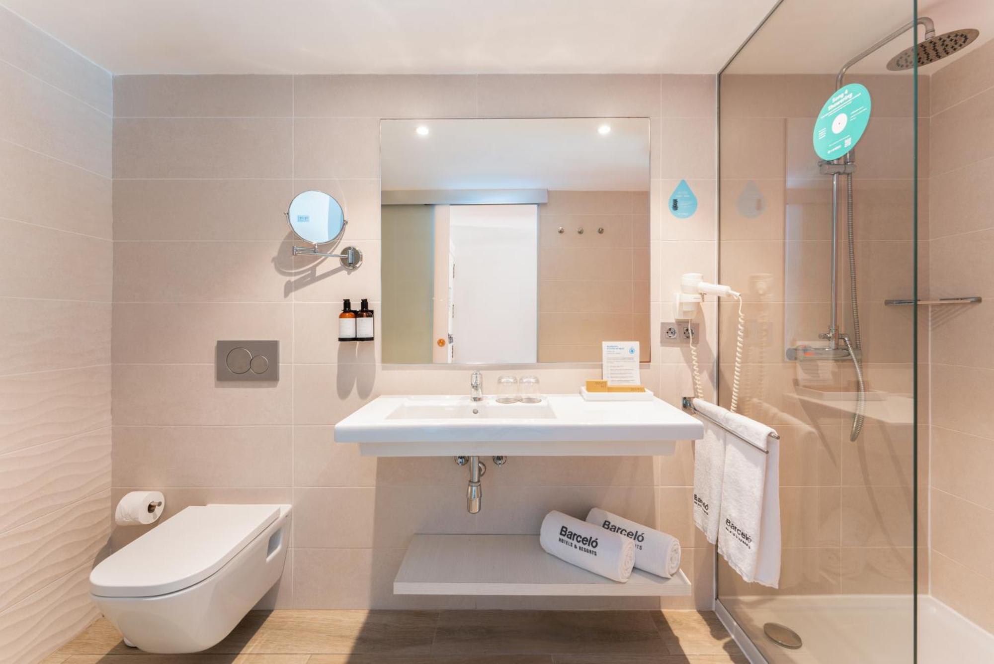 Suite con vistas a la piscina