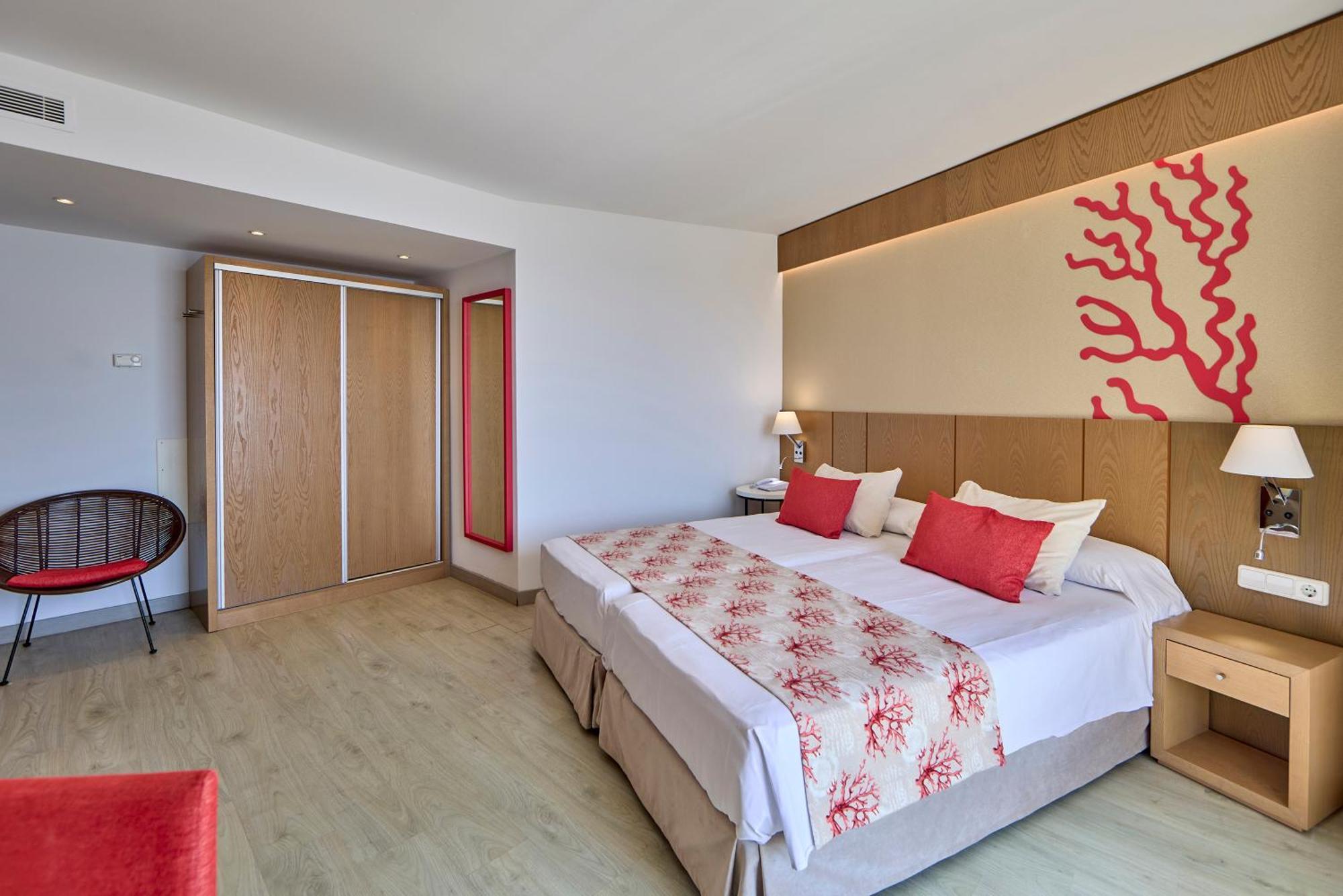 Superior Zimmer mit Meerblick (2 Erwachsene + 2 Kinder)