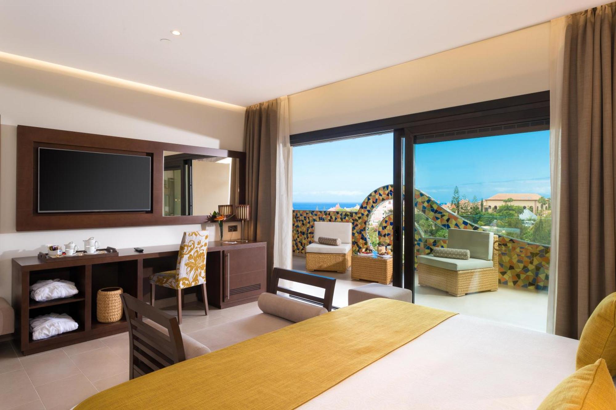 Premium Senior Suite (3 Volwassenen + 1 Kind)