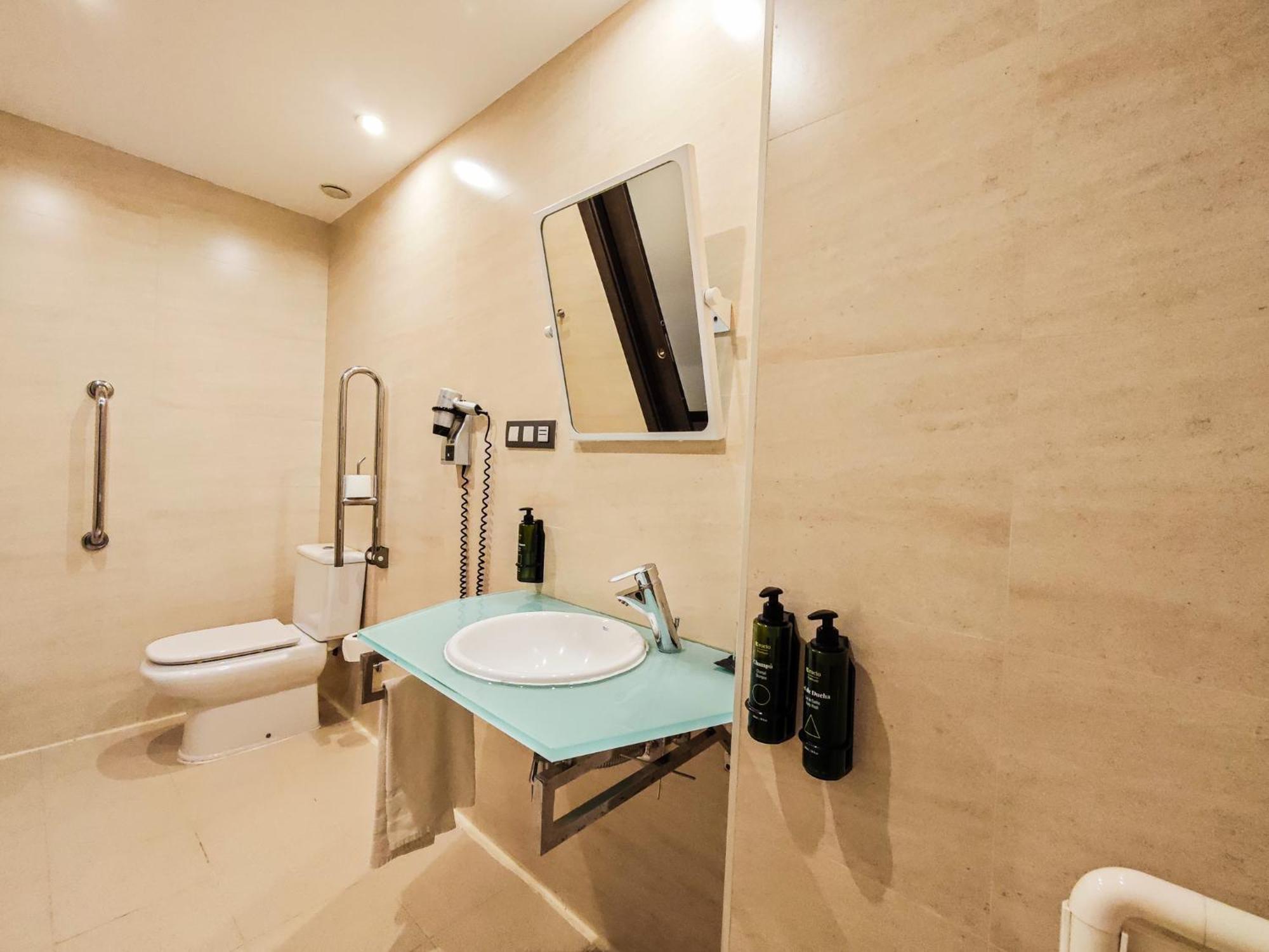 Single Room - Disability Access
