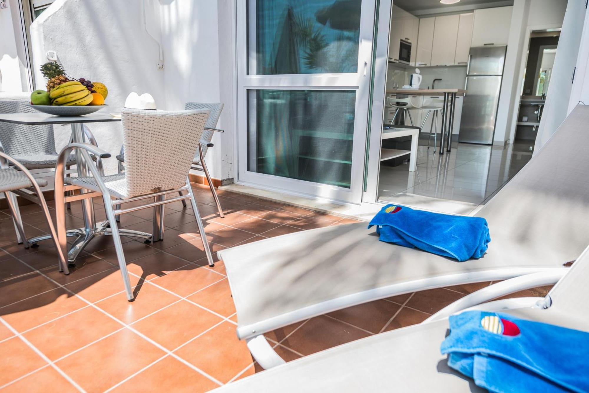Deluxe Bungalow mit Poolblick
