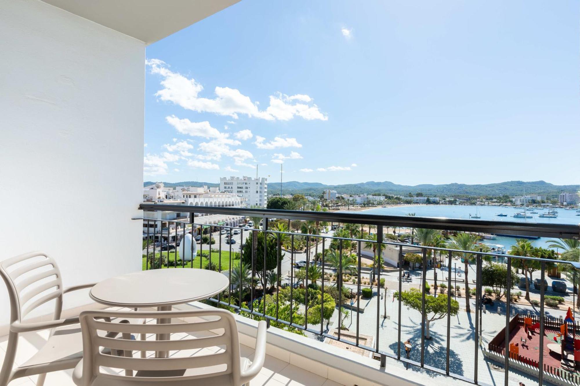 Twin Sea View Room