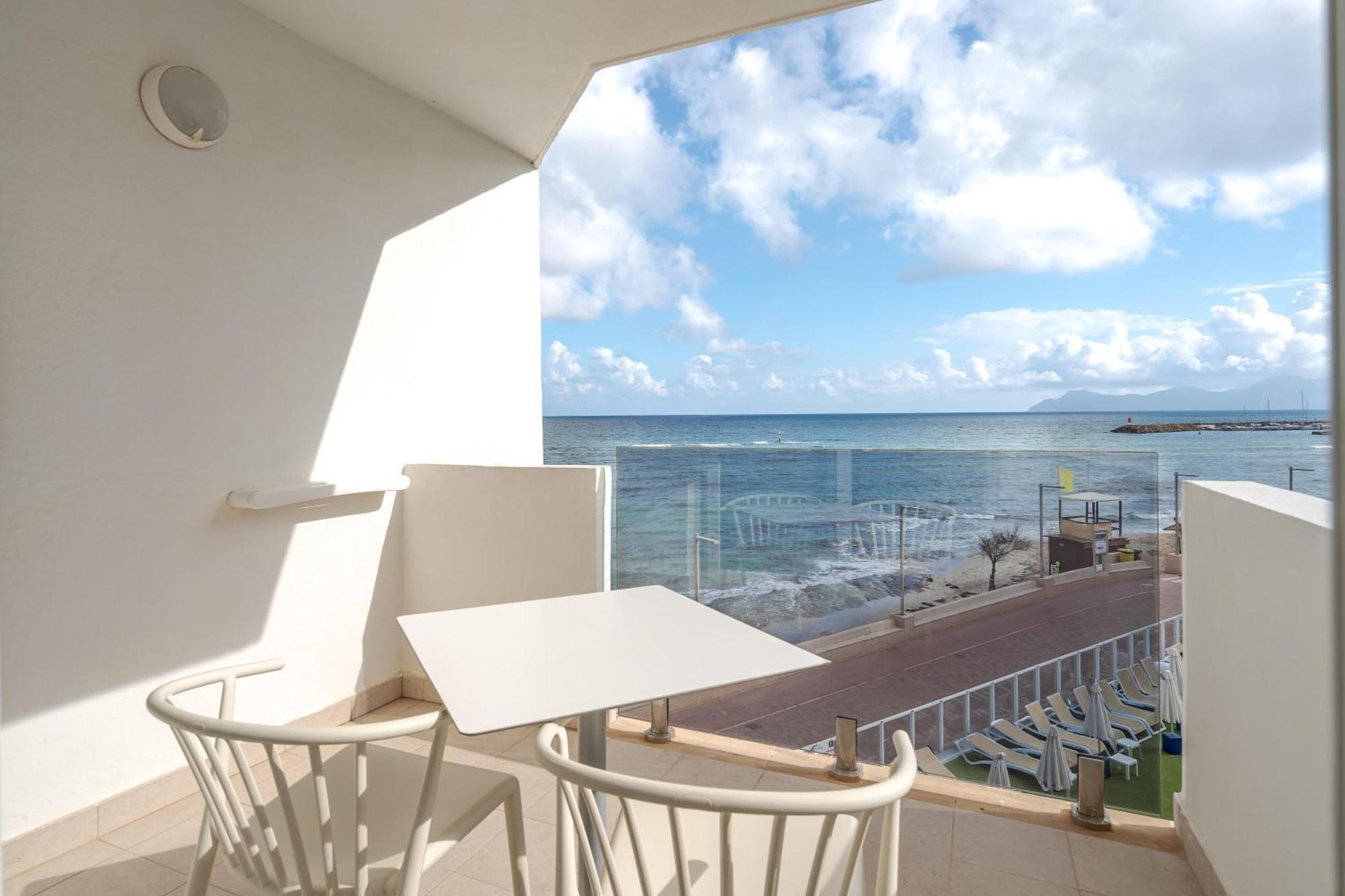 Apartamento con vistas al mar (3 adultos + 1 niño)