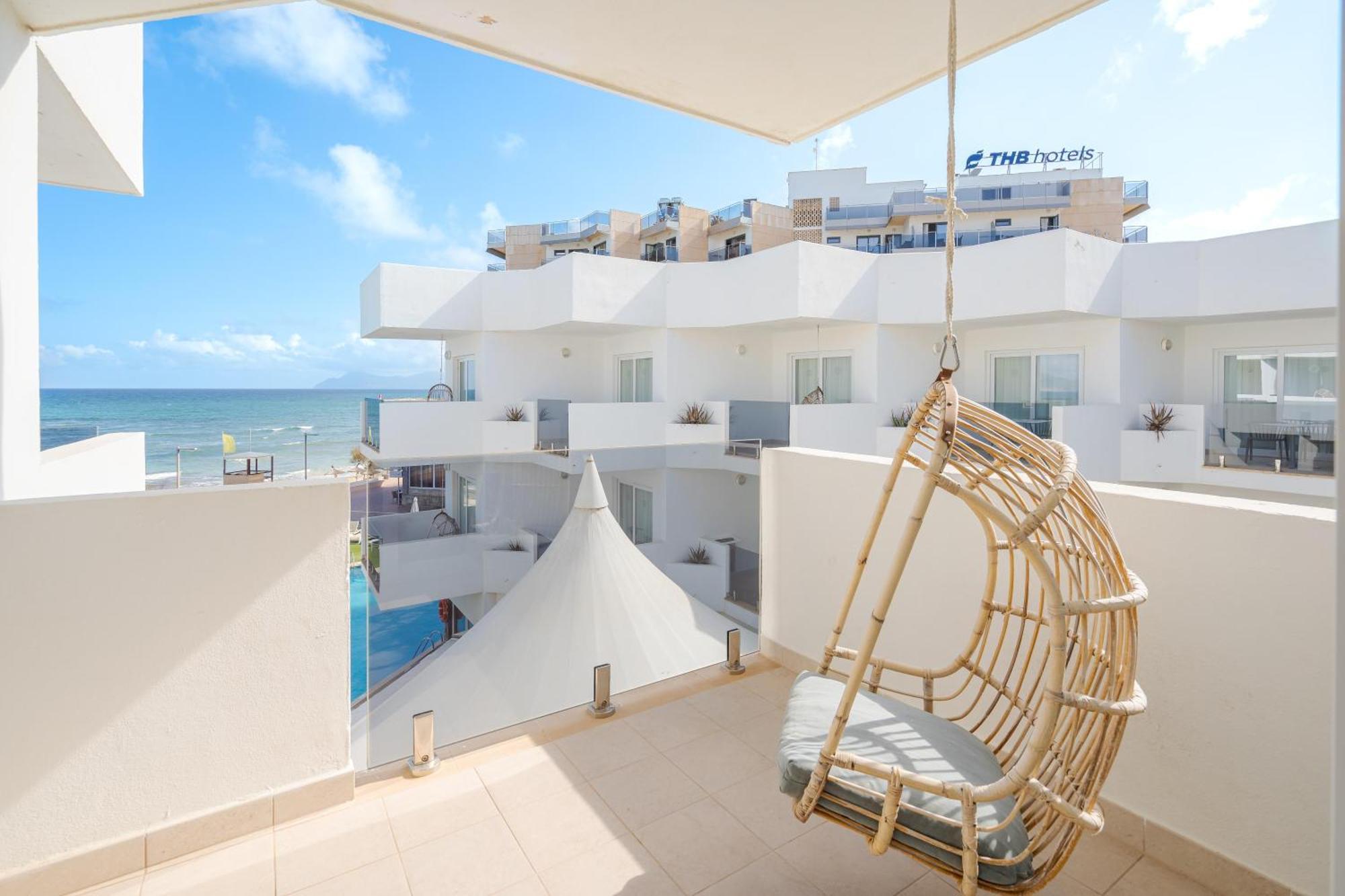 Apartamento con balcón (2 adultos + 2 niños)