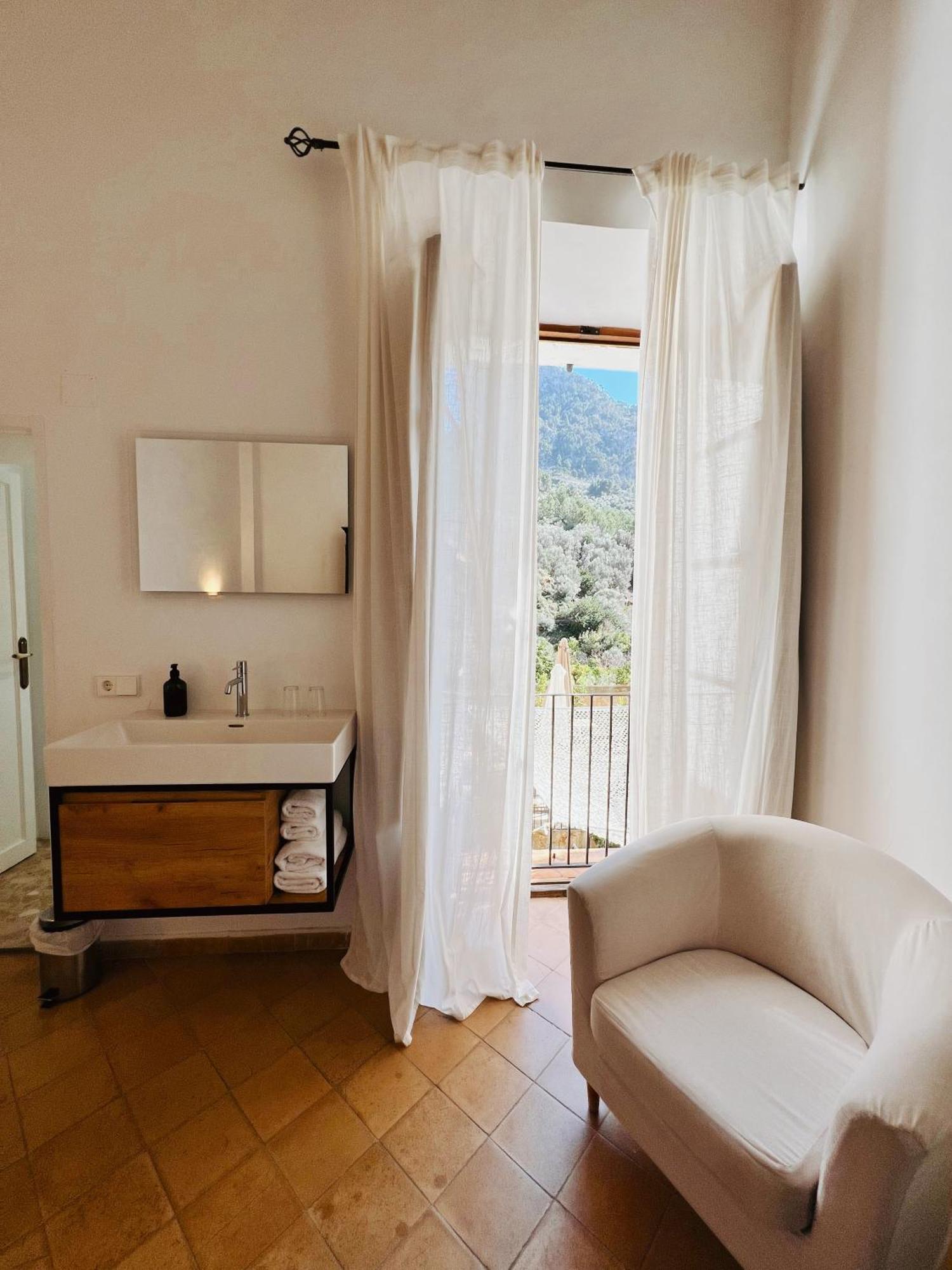 Double Room with Mountain View