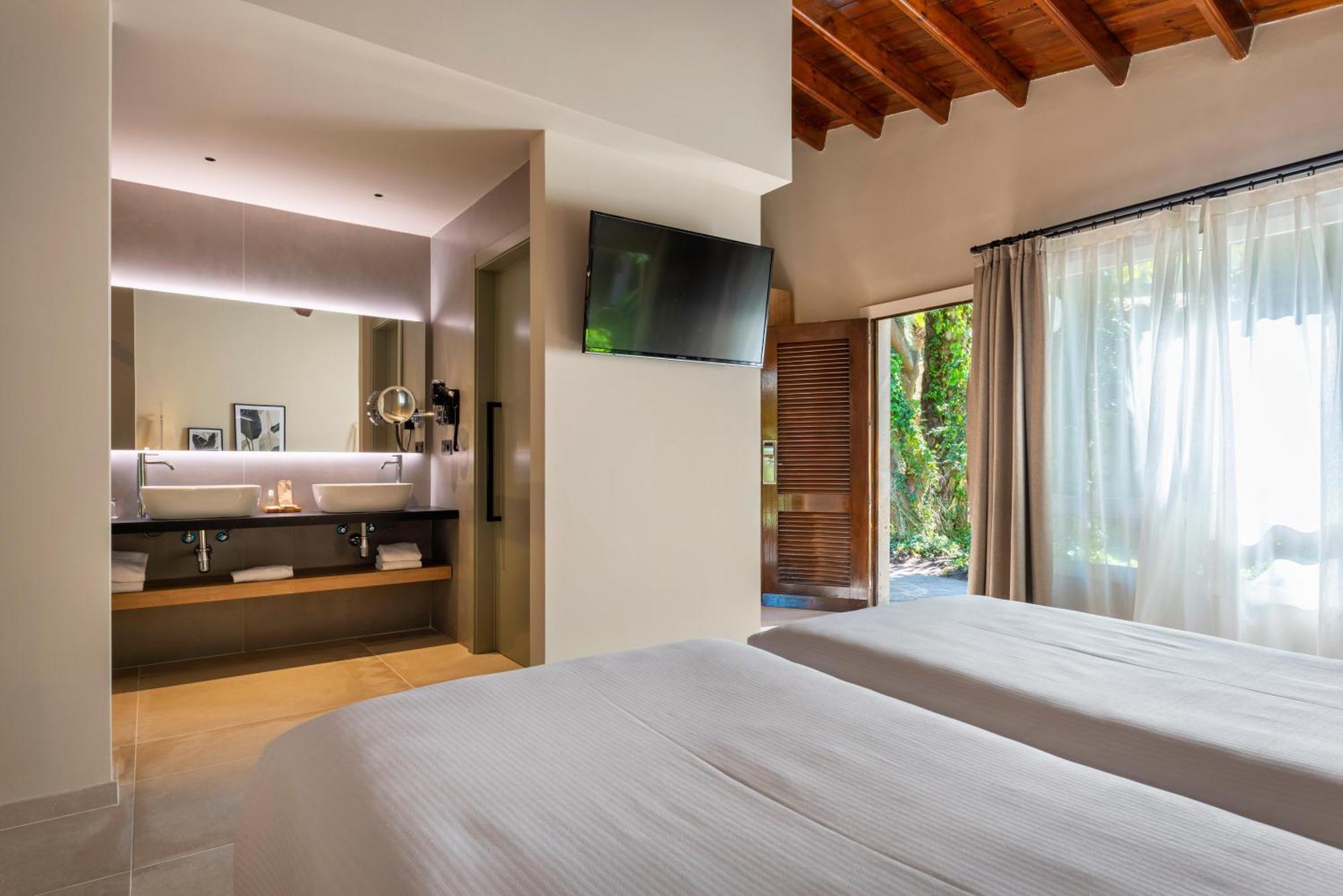 Double Room Oasis 2