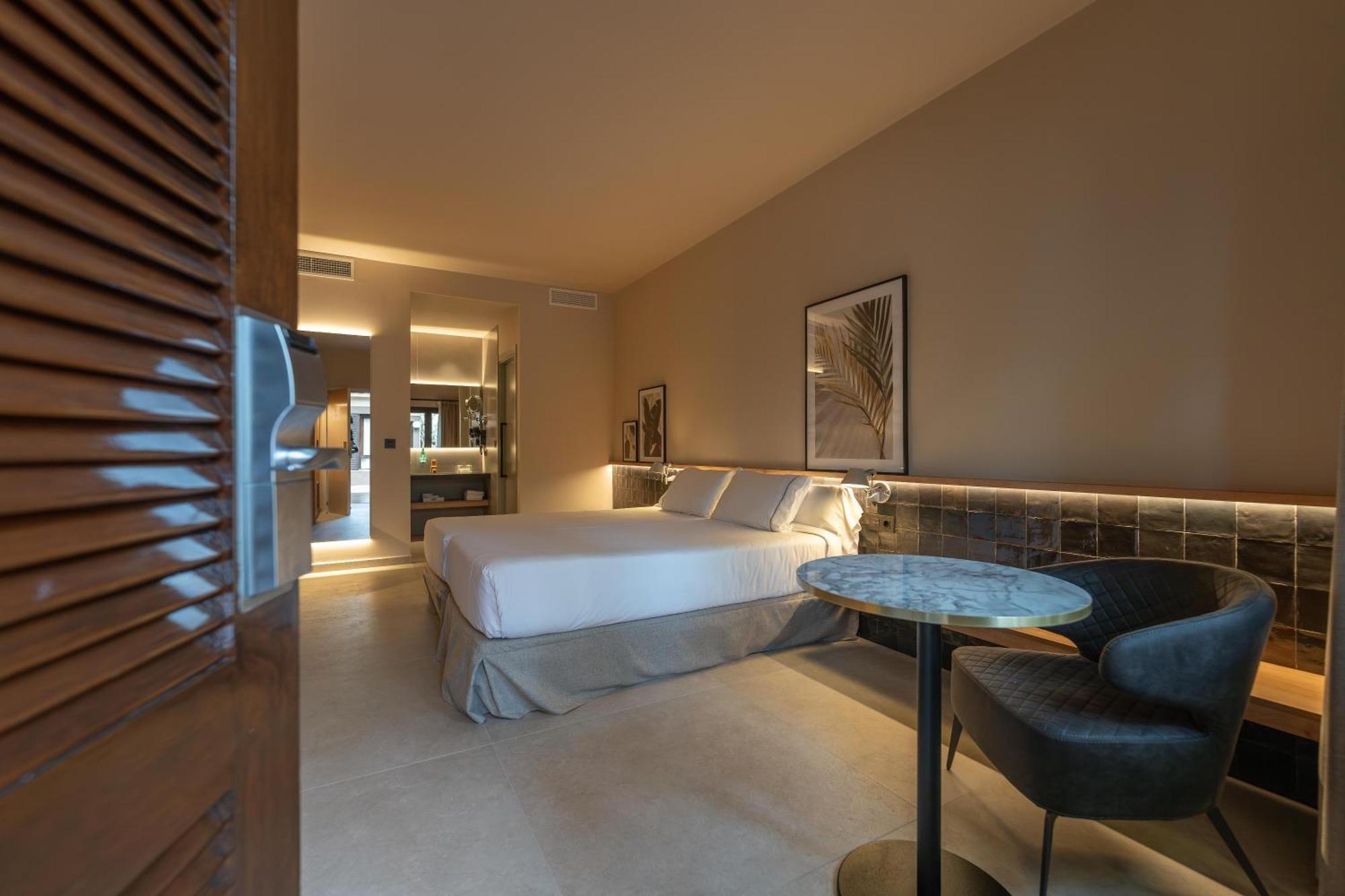 Double Room Oasis 2