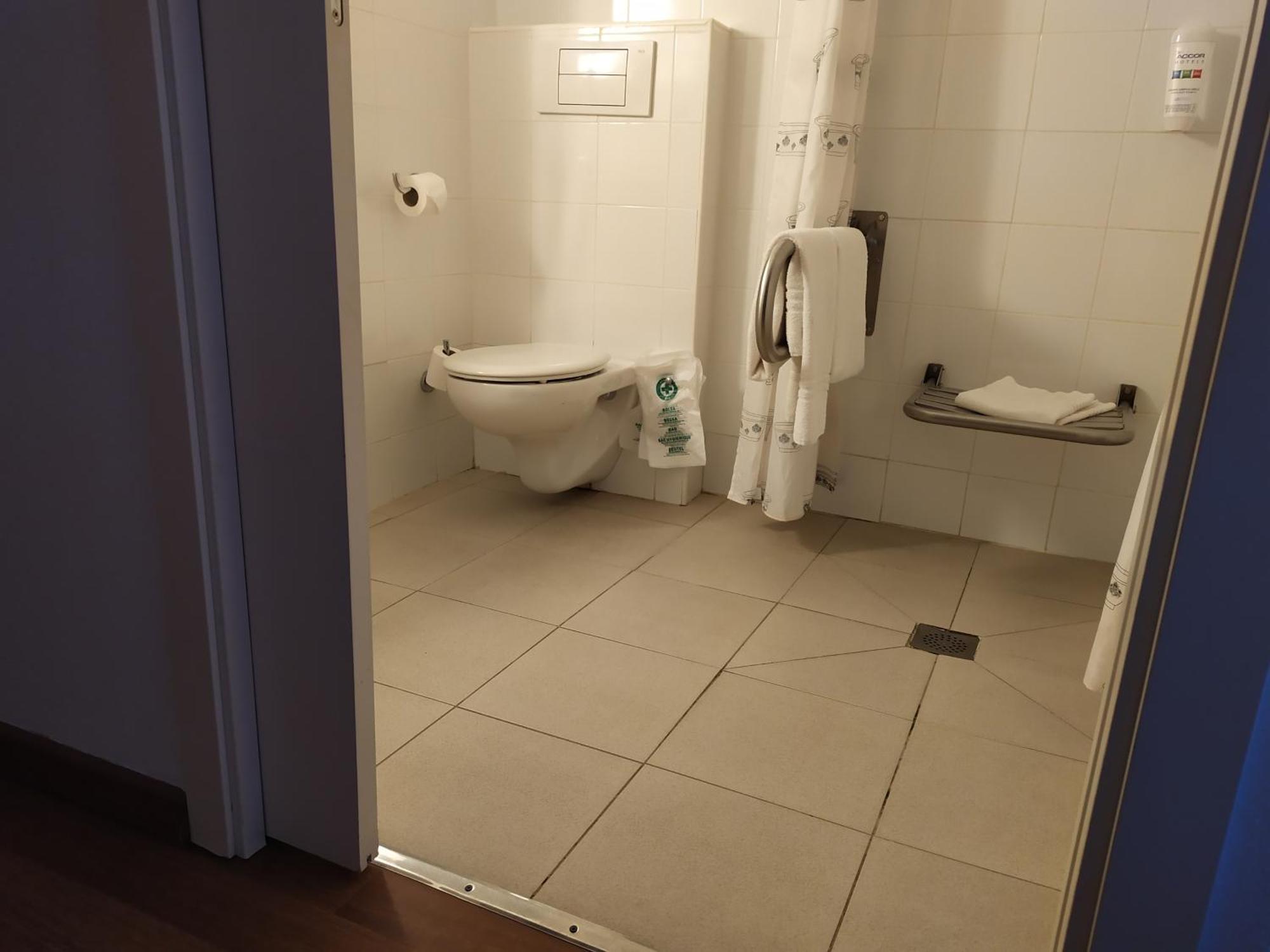 Standard Double Room Mobility Accessible,1640376253:JPEG