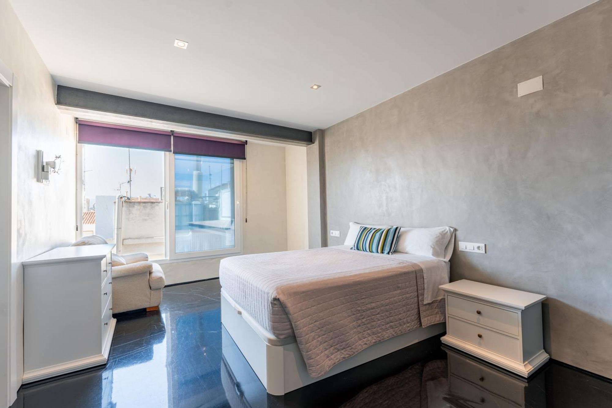 Two-Bedroom Apartment Balcony Sea View