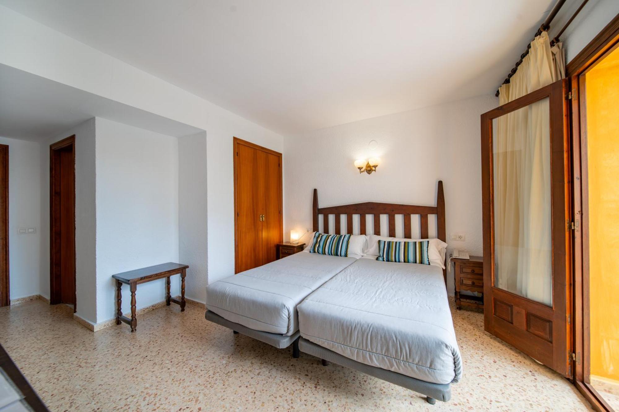 Double or Twin Room Garden View