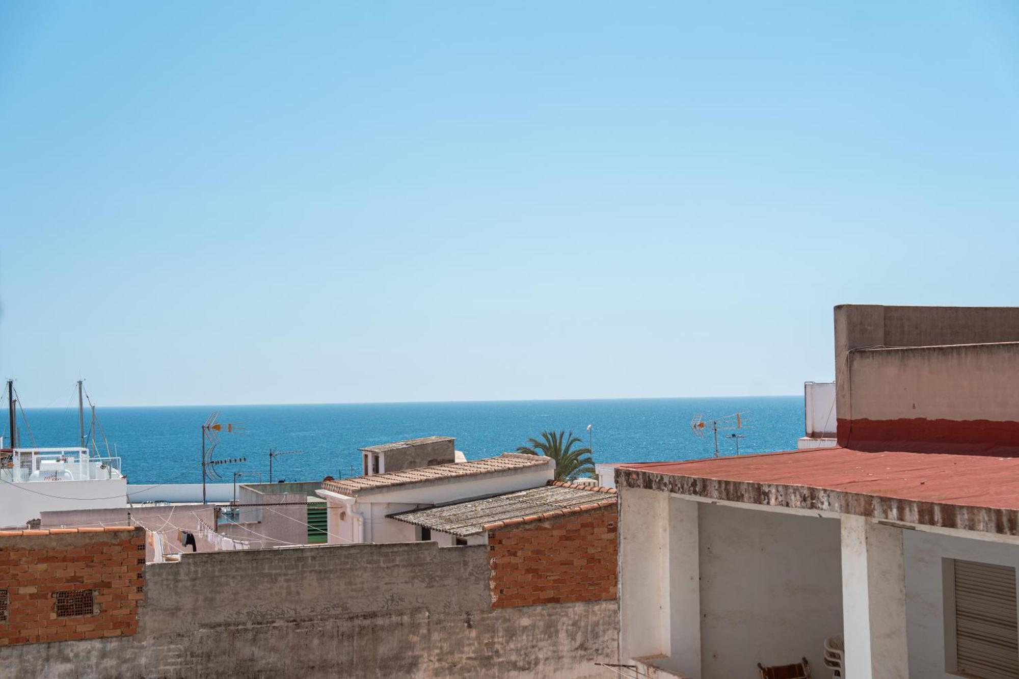 Two-Bedroom Apartment Balcony Sea View