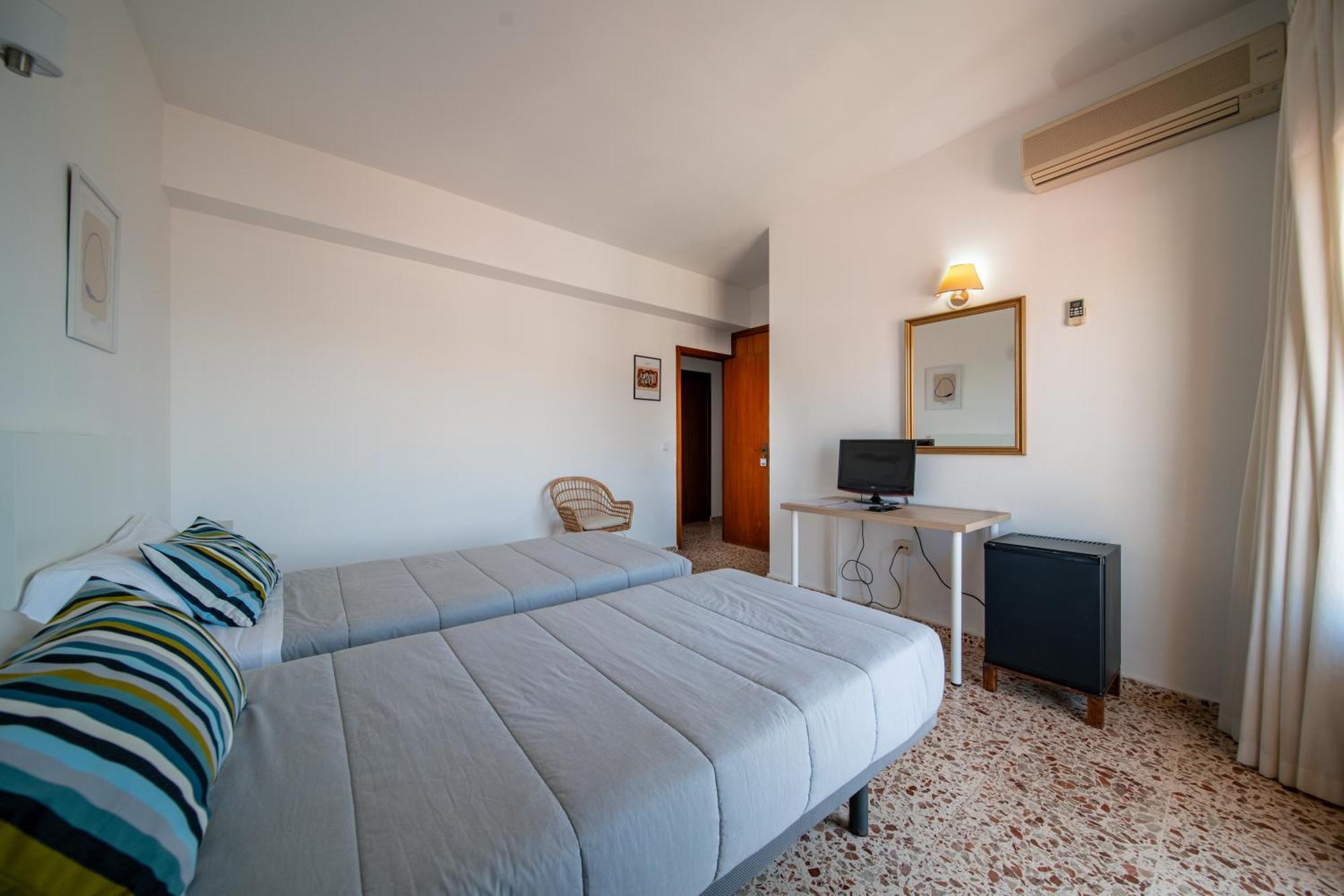 Double or Twin Room Sea View