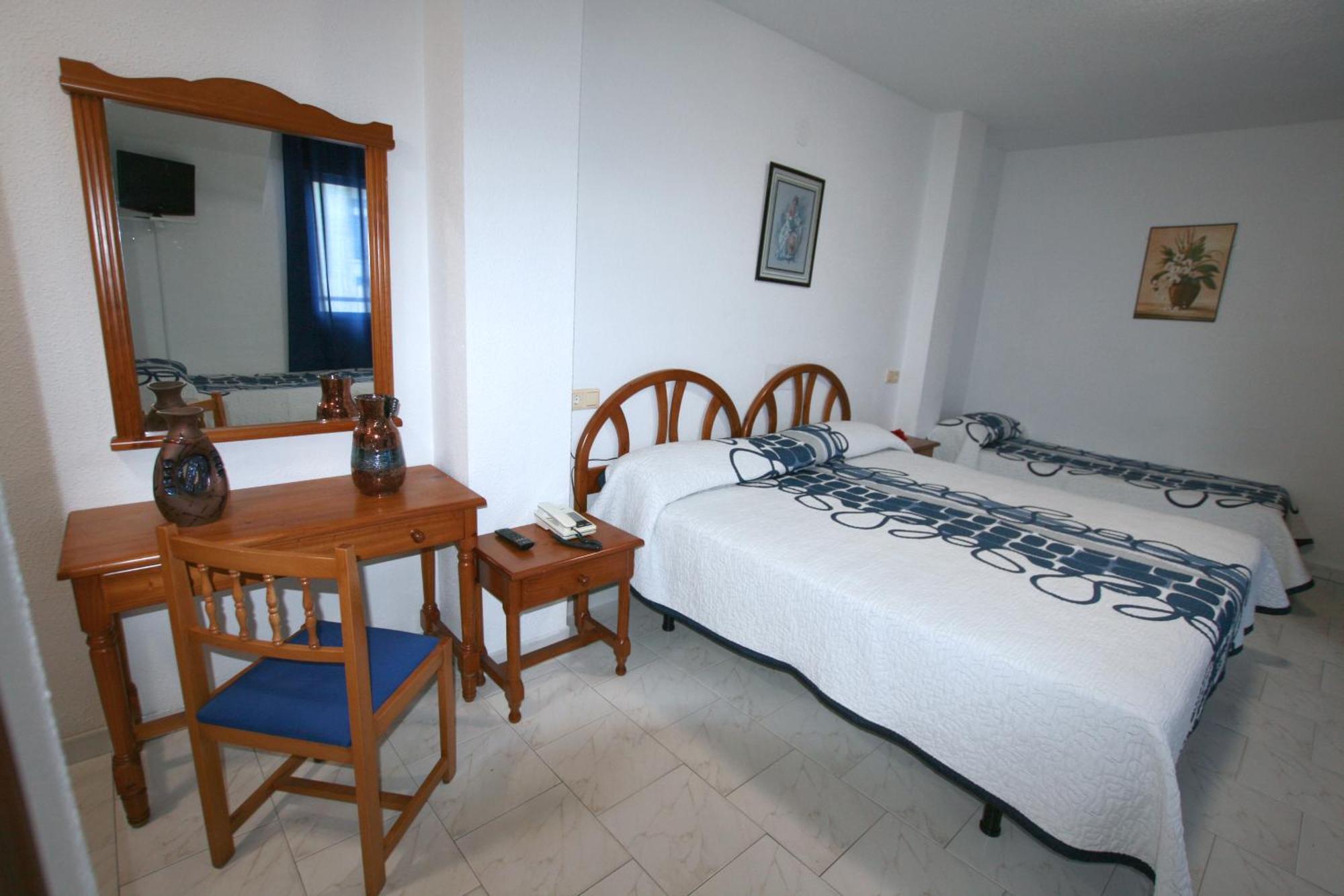 Habitación Triple con balcón