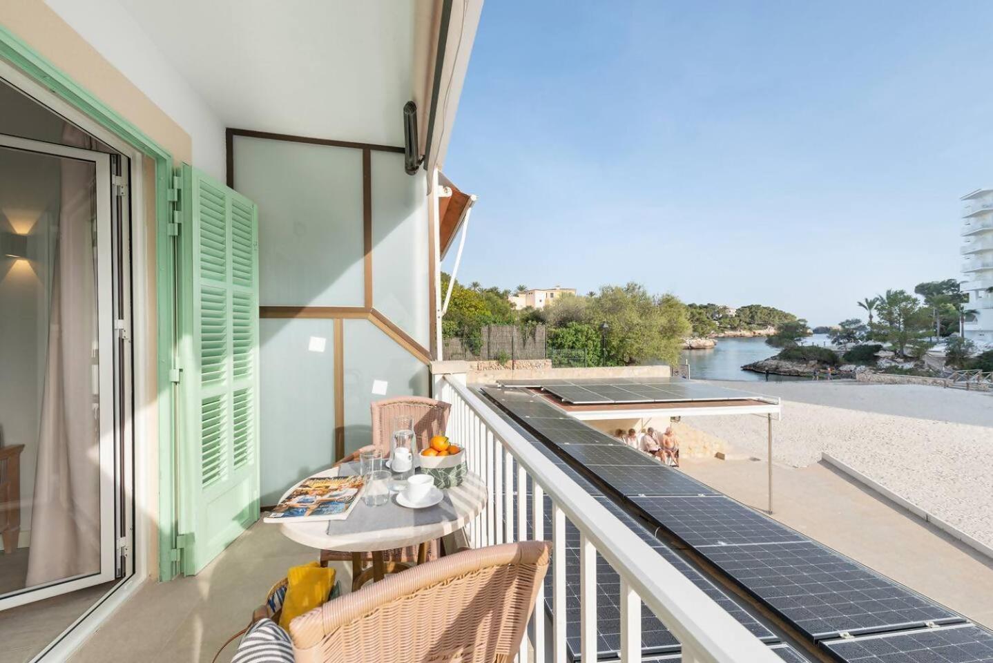 Apartamento de 1 dormitorio con balcón y vistas al mar