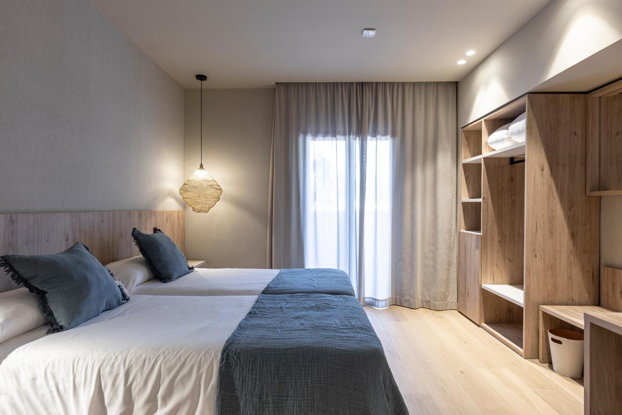 Double Room with Mountain View