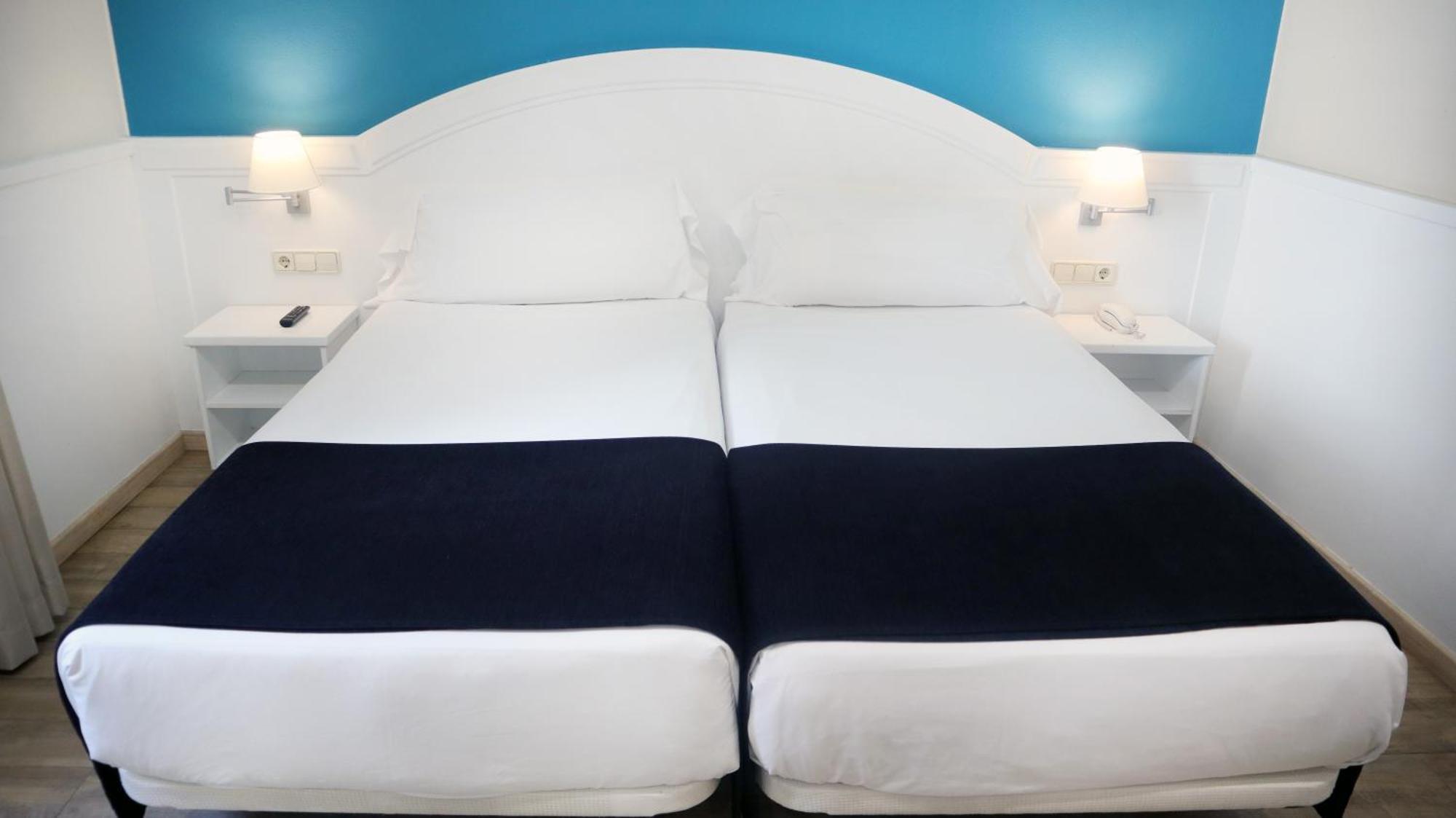 Twin Room,1674697926:JPEG