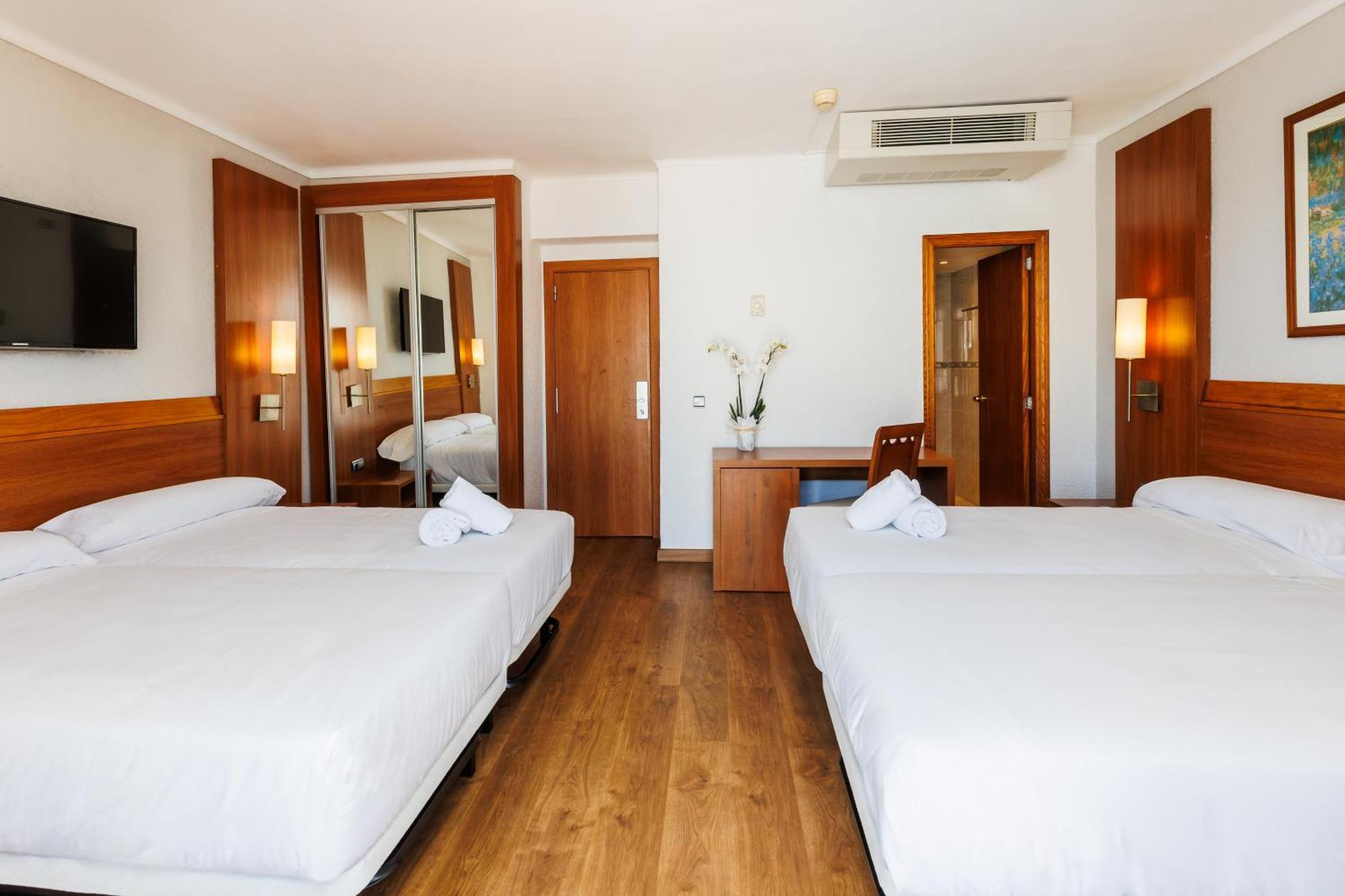 Large Double or Twin Room,1674713232:JPEG