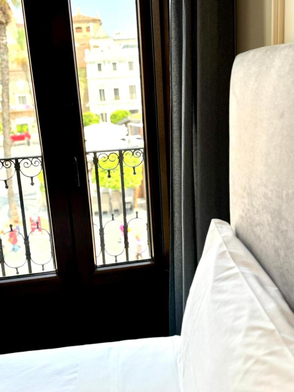 Two-Bedroom Deluxe Apartment with Balcony