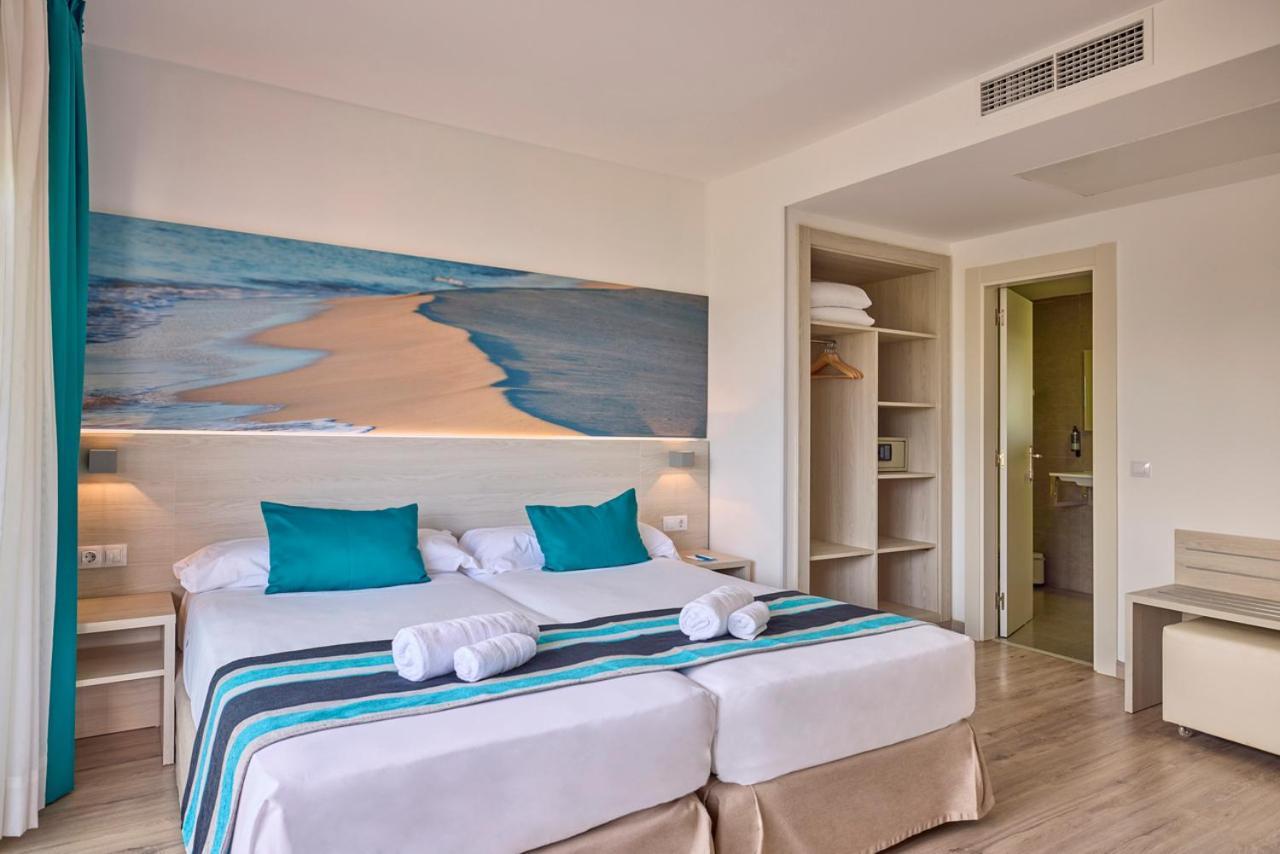 Premium Zweibettzimmer mit seitlichem Meerblick und Balkon