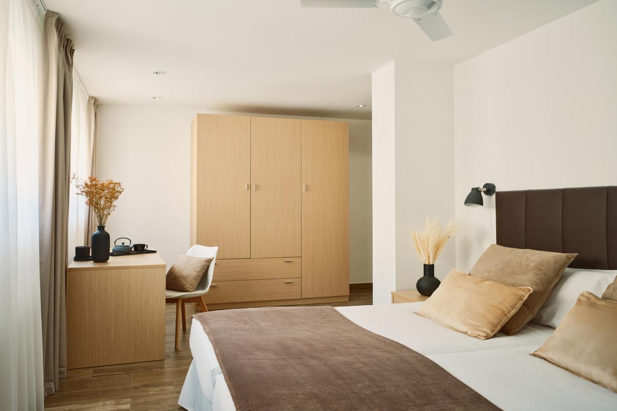 Habitación triple sin aire acondicionado