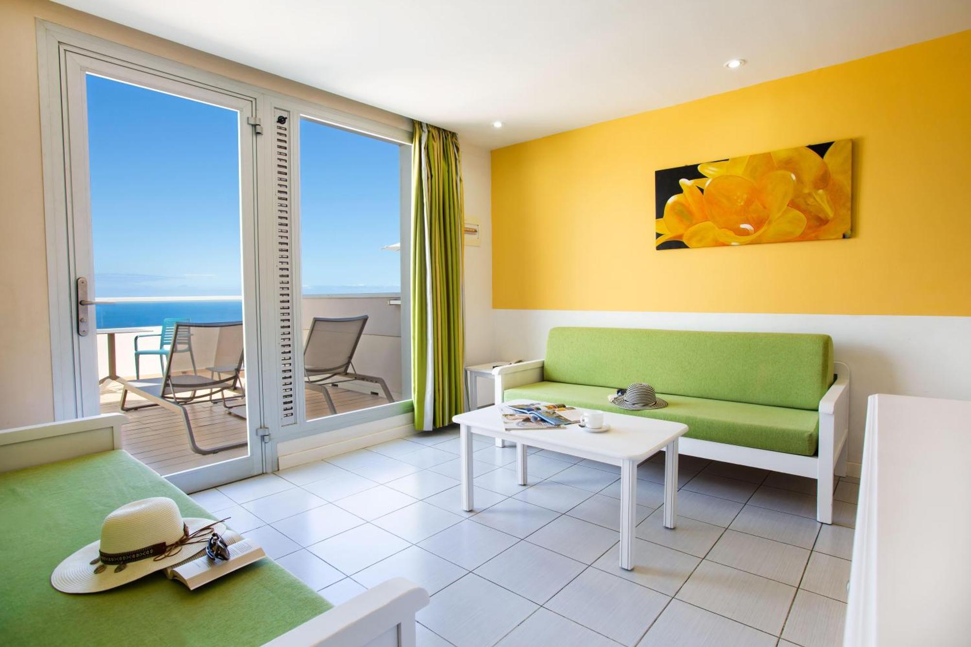 Classic One Bedroom Apartment Balcony Sea View