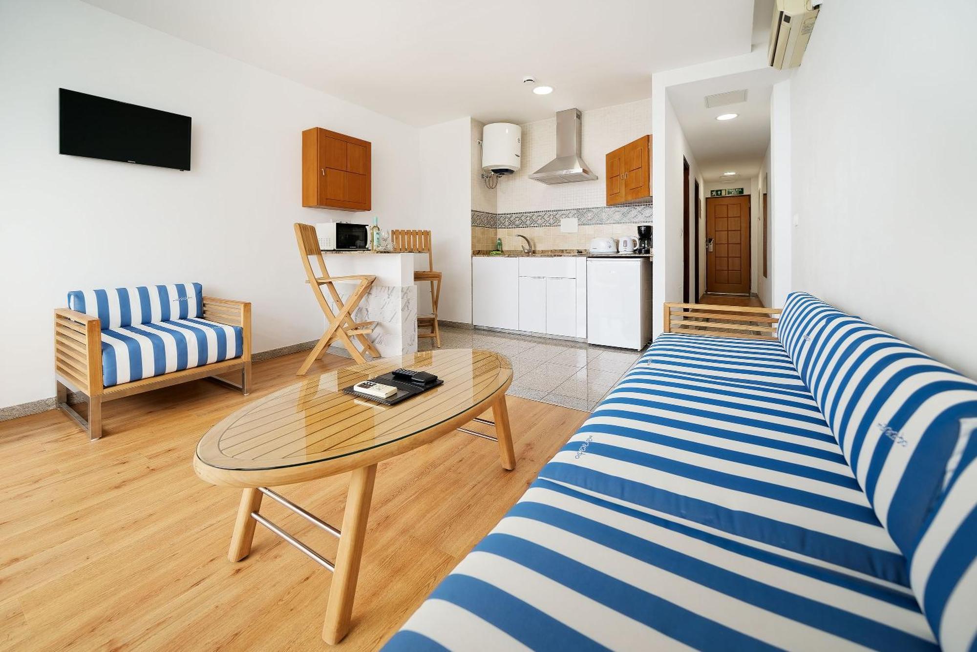 Superior One-Bedroom Apartment