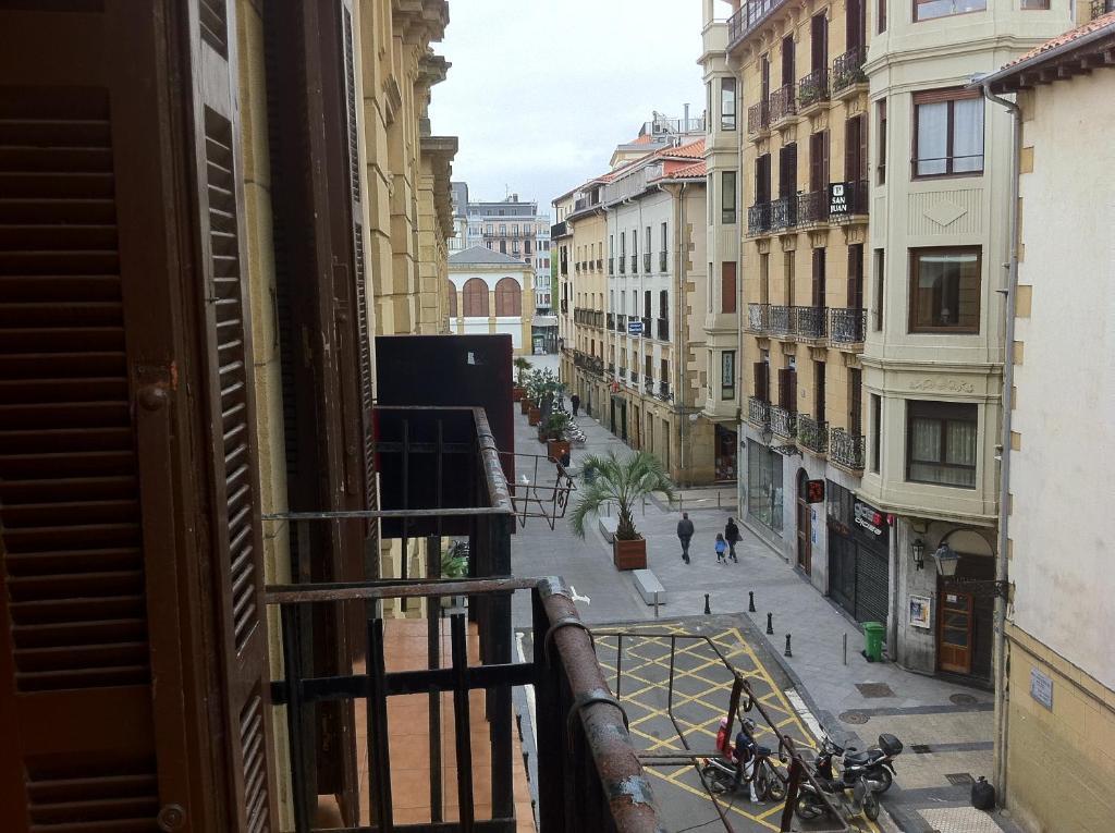 Double Room with Balcony and Private Bathroom