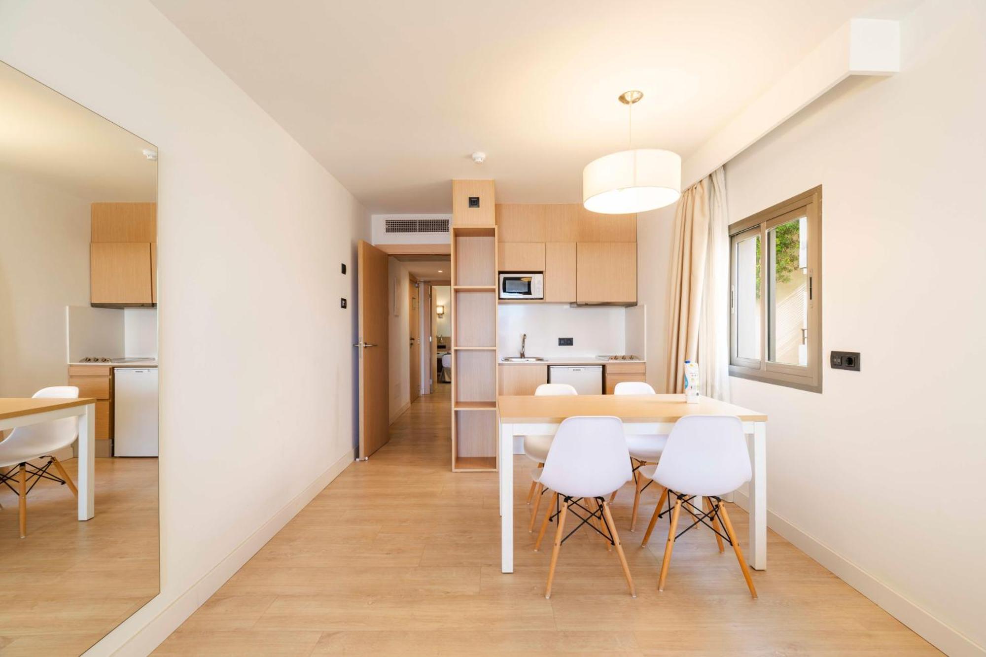 One-Bedroom Standard Apartment,1706781624:JPEG