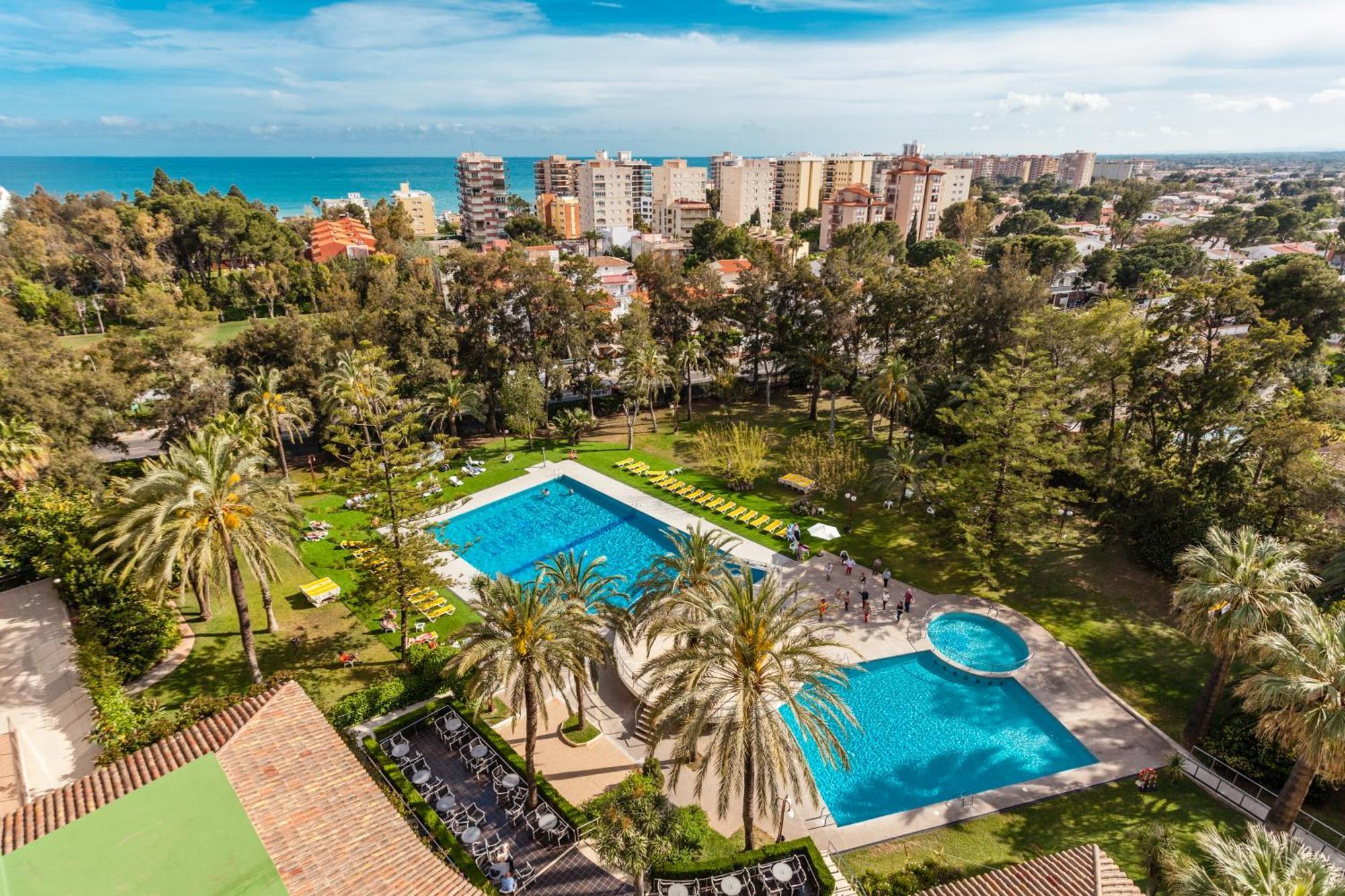Double or Twin Room Pool View