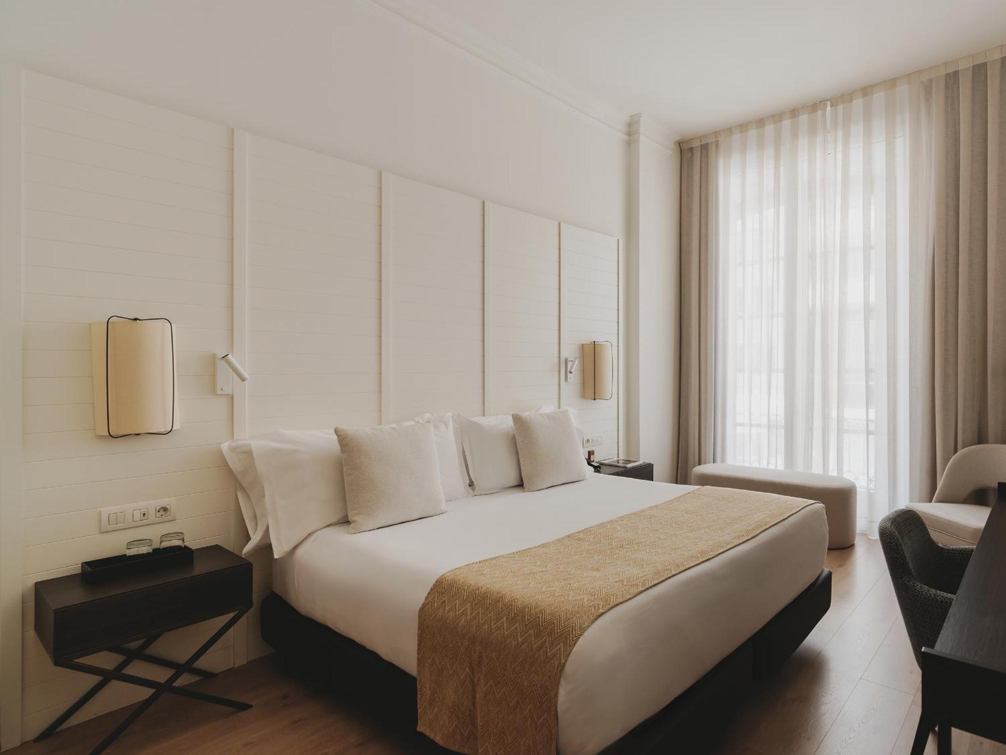Superior Double or Twin Room 1,1742582611:JPEG