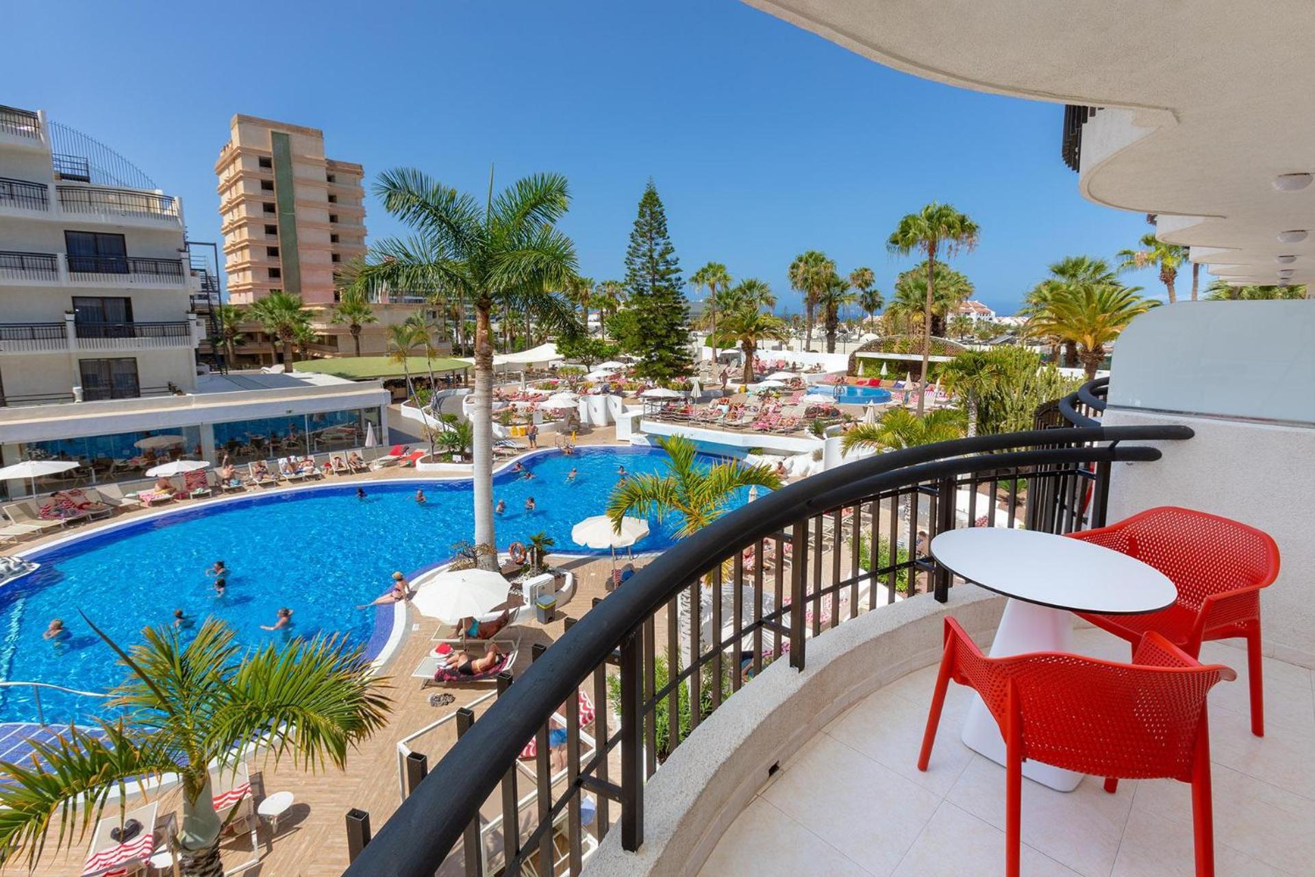 Deluxe Pool View