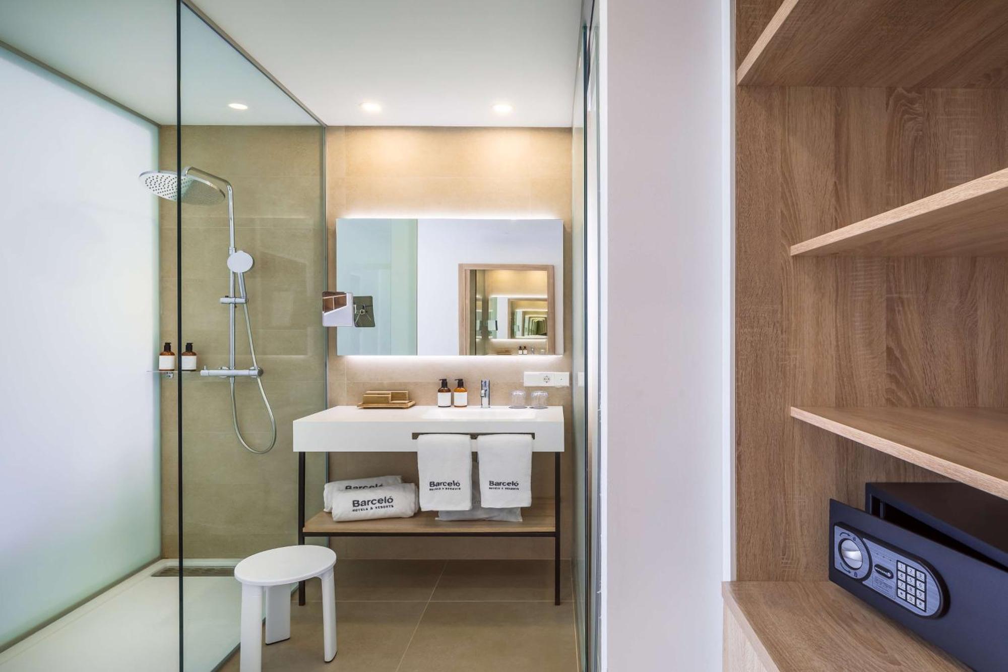 Quarto Deluxe com Piscina Semi-Privada