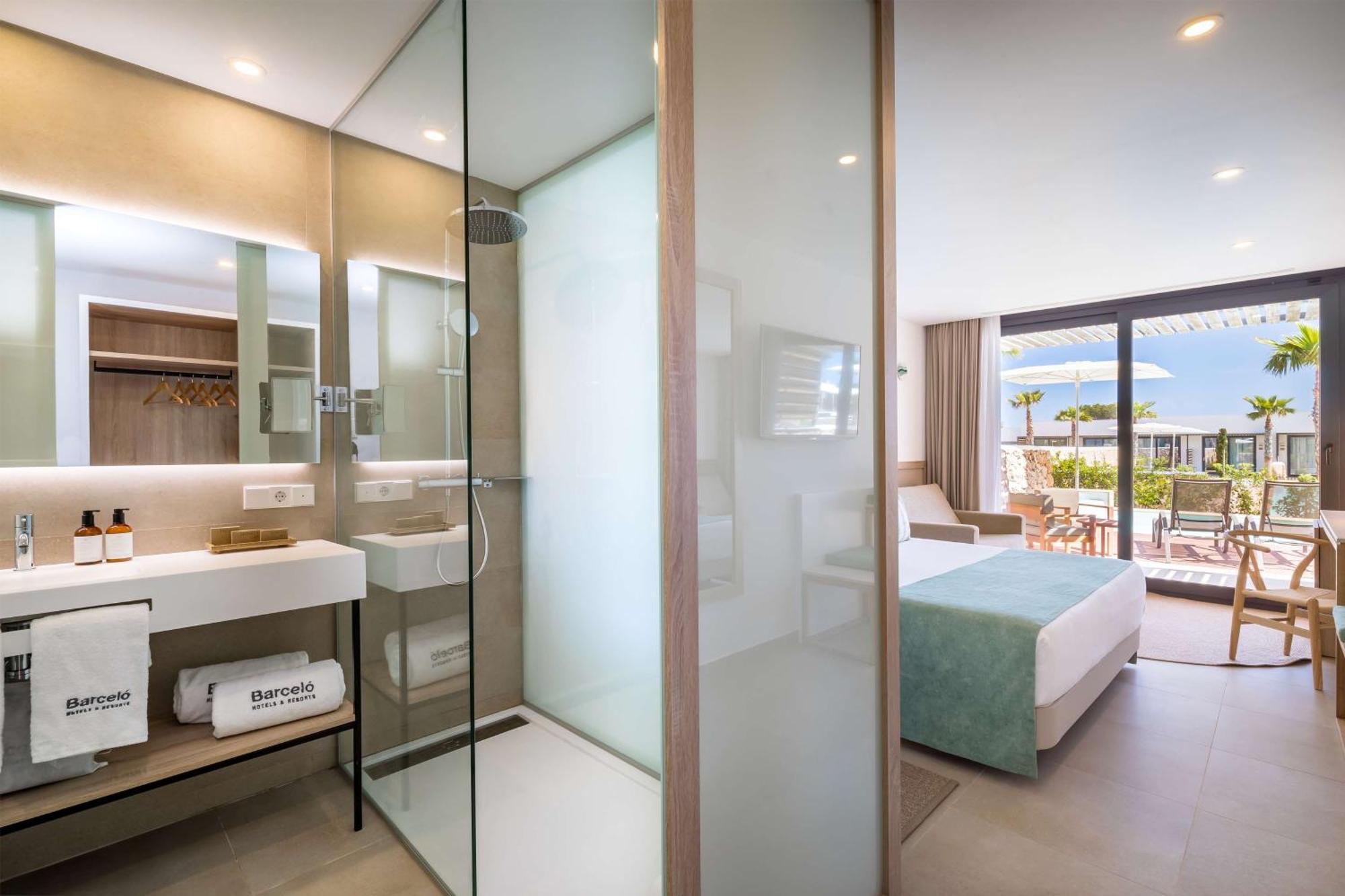 Suite Júnior com Piscina Semiprivada (2 Adultos + 1 Criança)