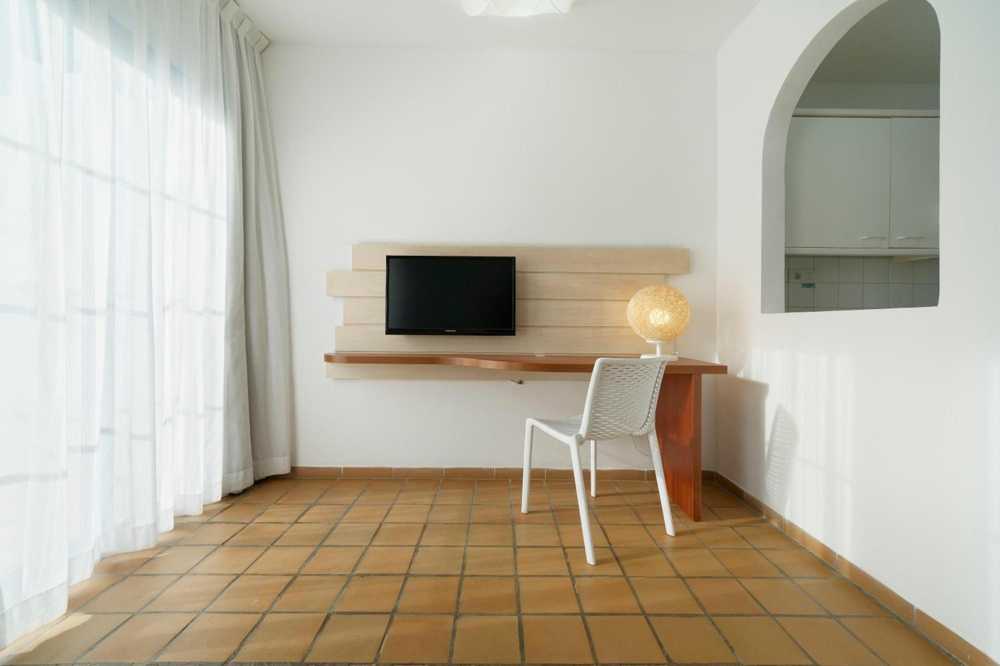 One-Bedroom Apartment Terrace